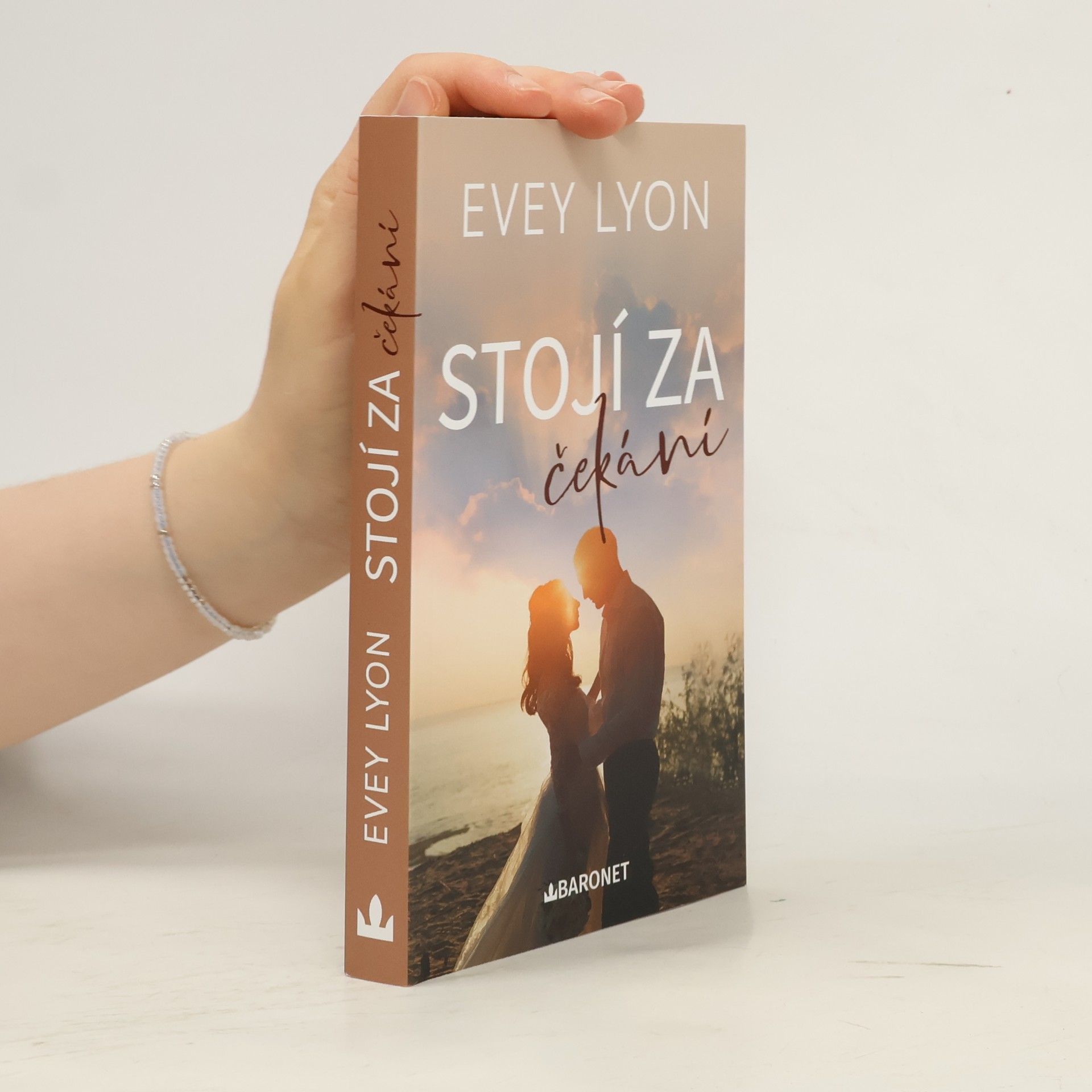 Evey Lyon Stojí za čekání