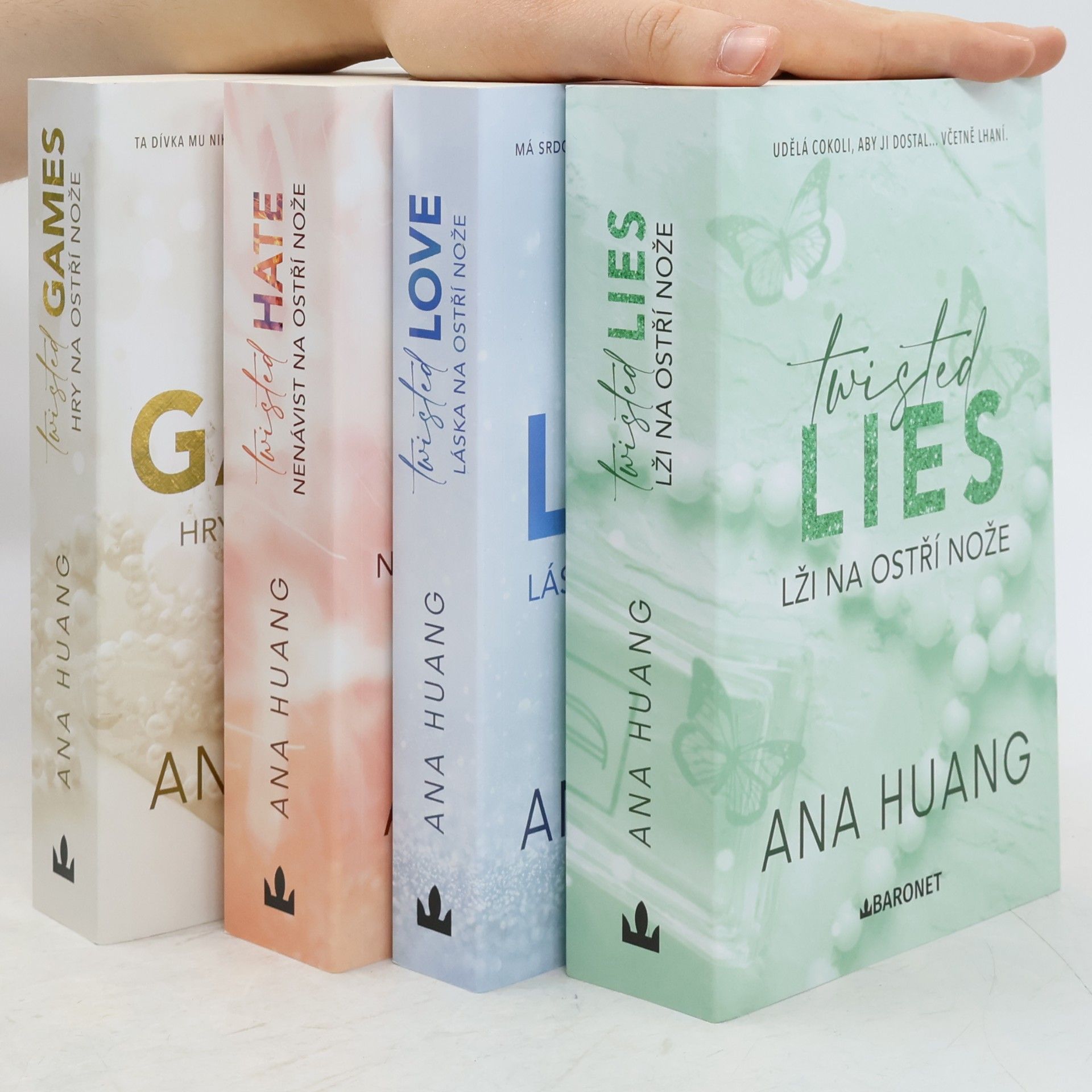 Ana Huang Twisted Love 1-4. Box