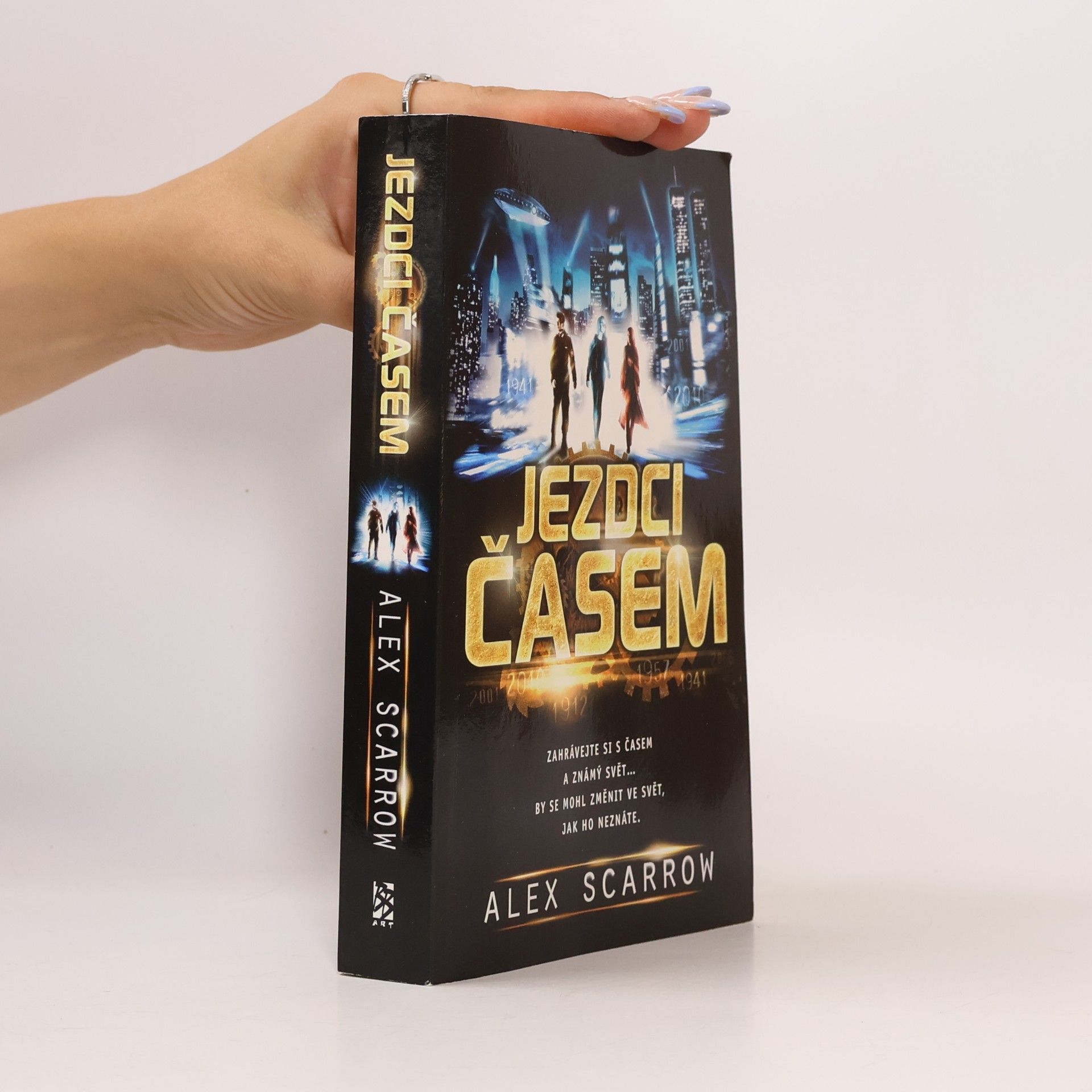 Alex Scarrow Jezdci časem