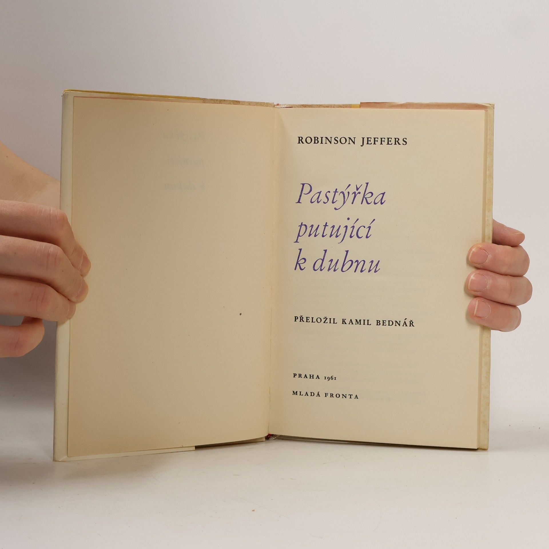 Robinson Jeffers Pastýřka putující k dubnu