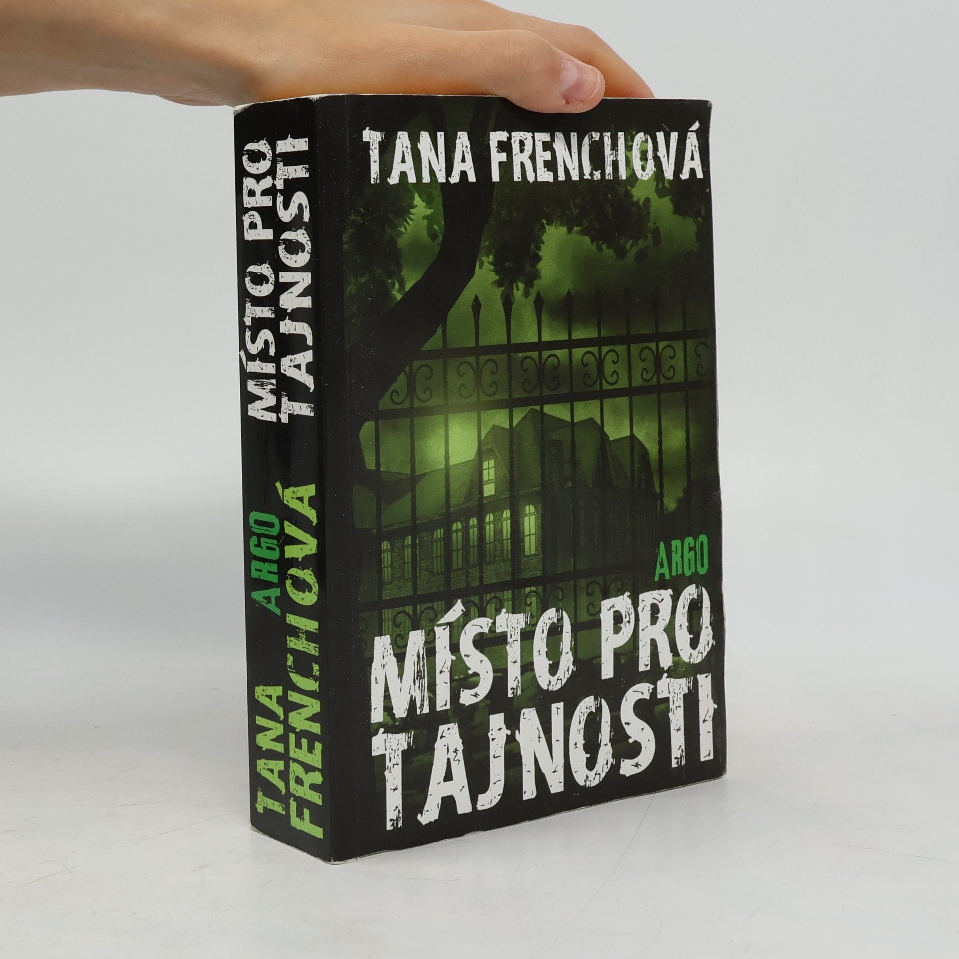 Tana French Místo pro tajnosti