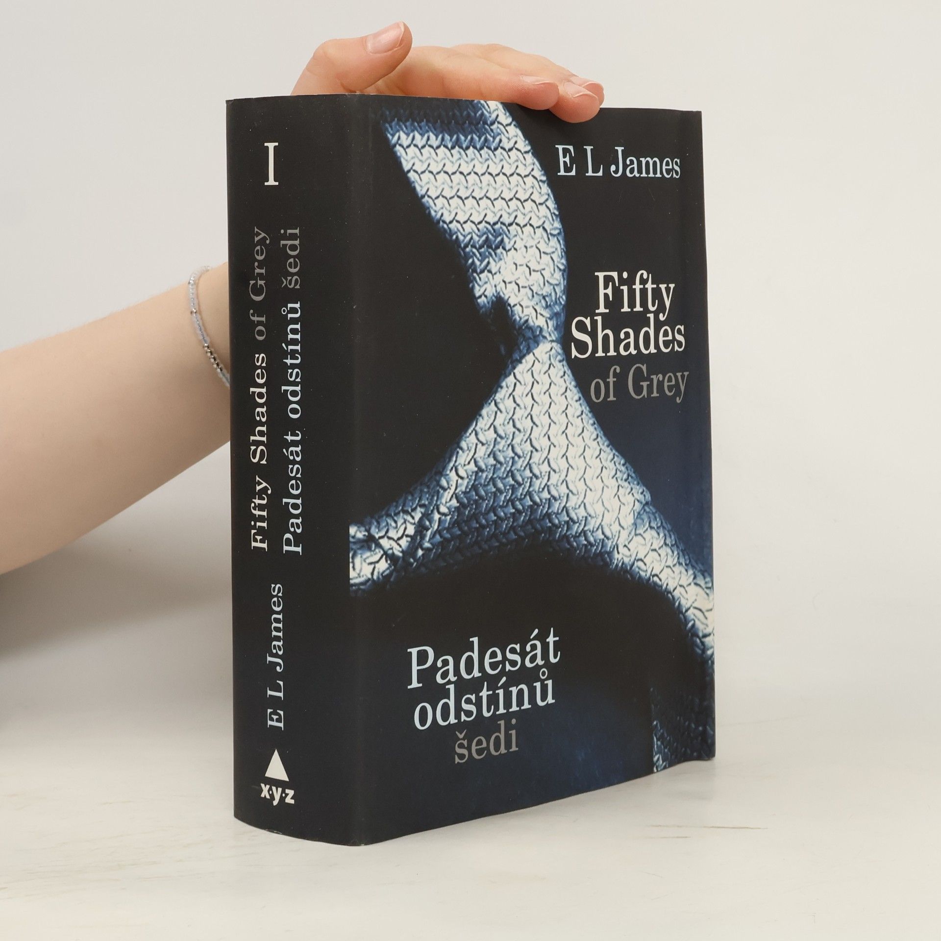 E. L. James Padesát odstínů šedi