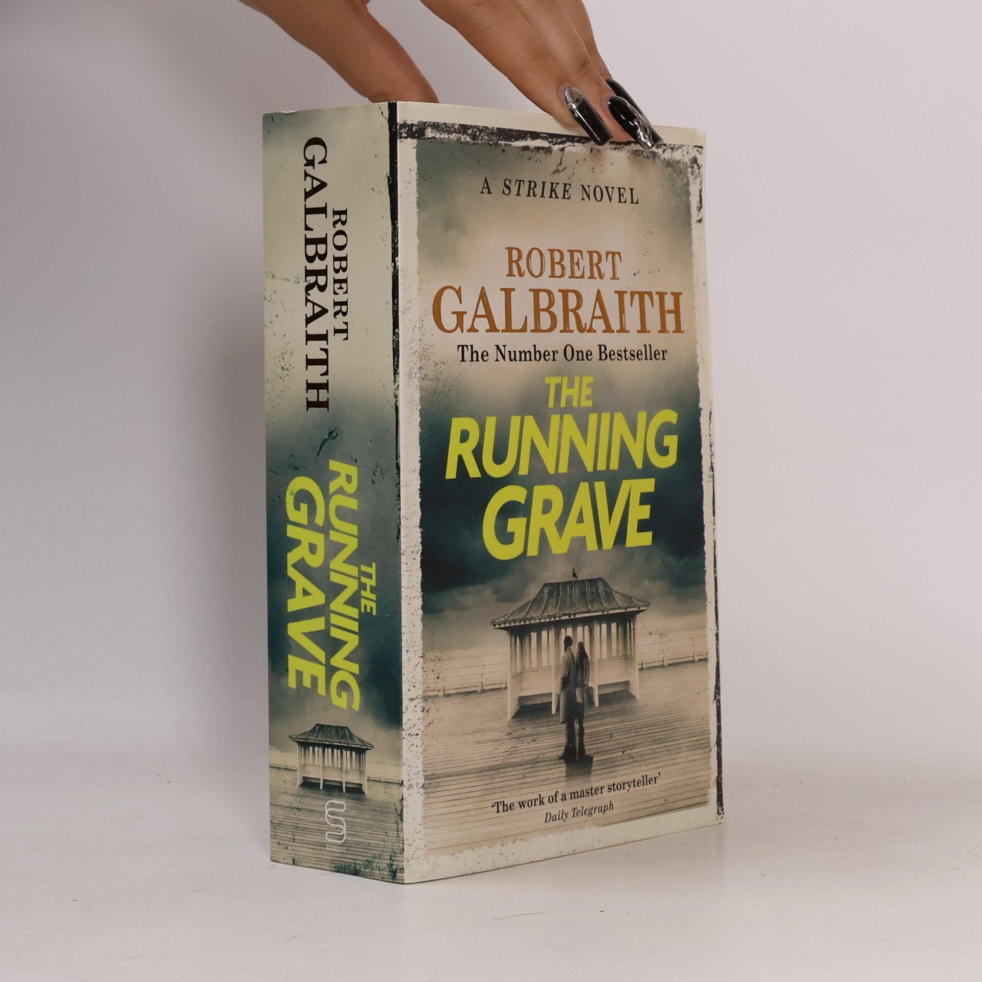 Joanne K. Rowlingová The Running Grave: Cormoran Strike Book 7