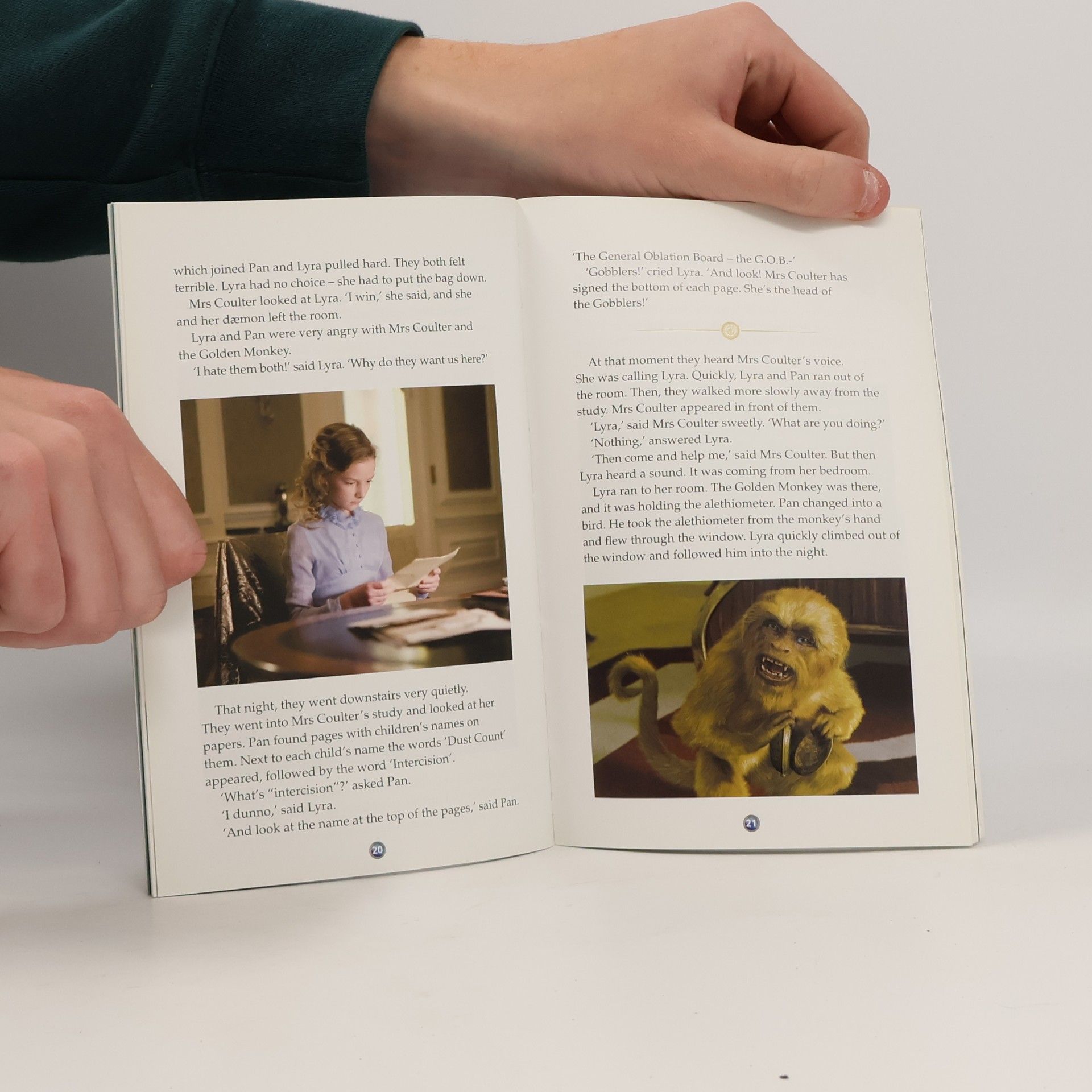 Jane Rollason Scholastic ELT Reader - 2: The Golden Compass