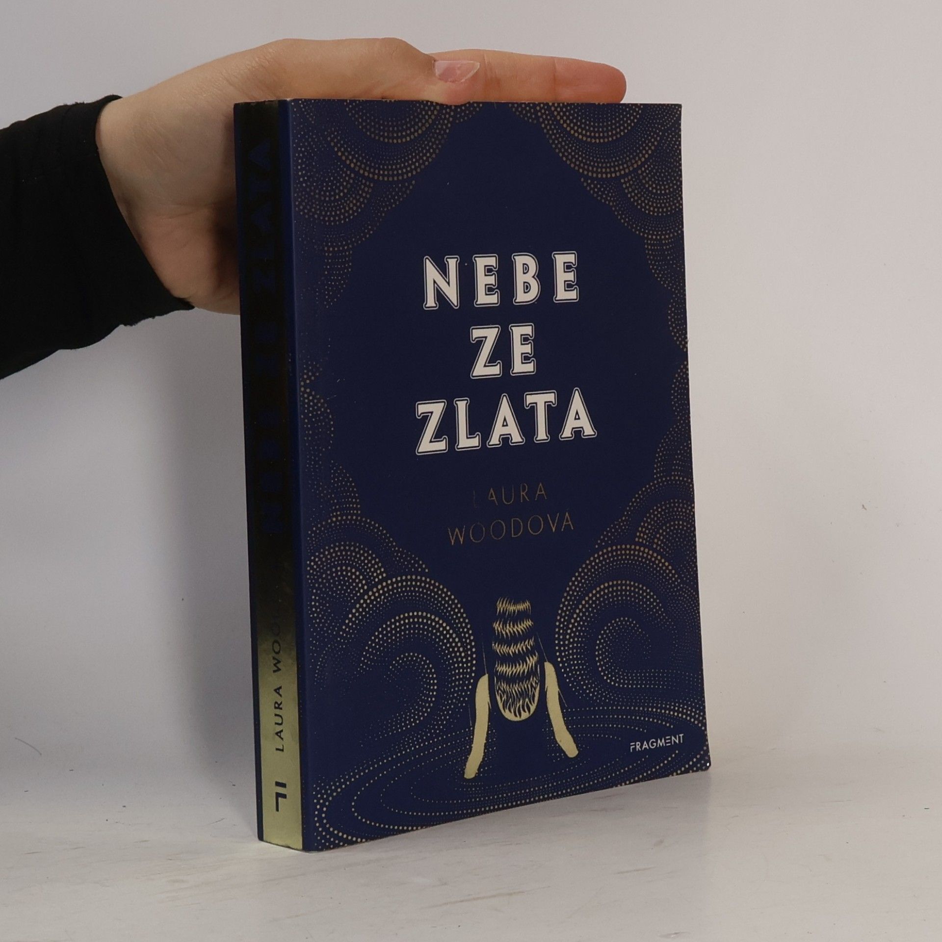 Laura Wood Nebe ze zlata