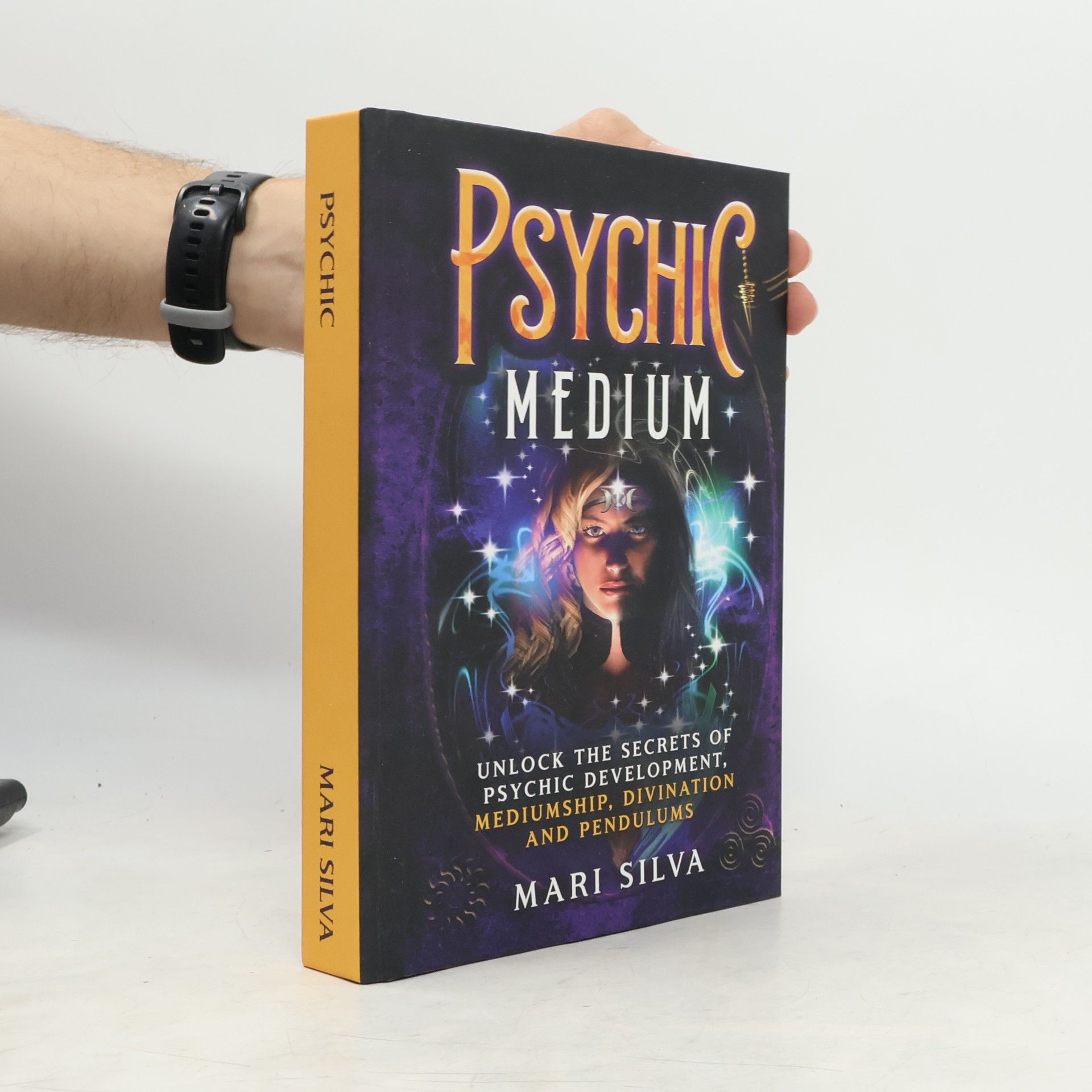 Mari Silva Psychic Medium