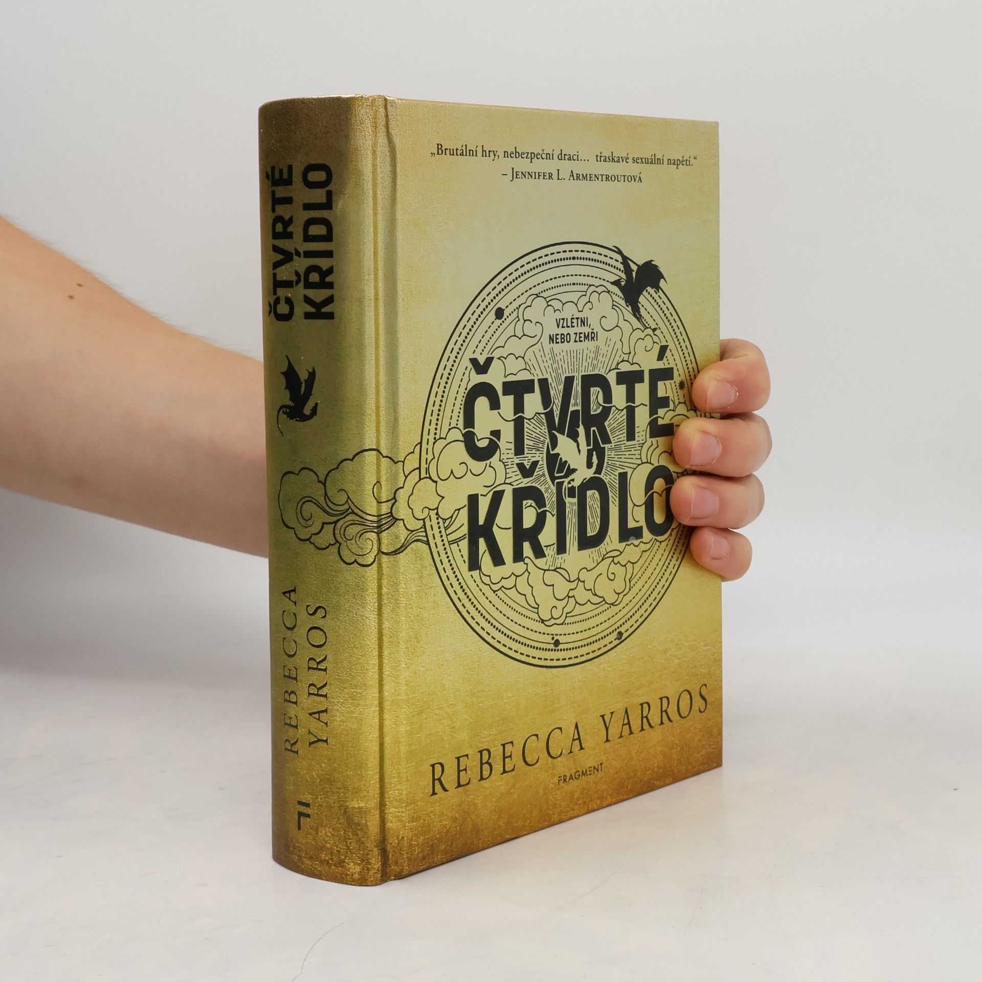 Rebecca Yarros Čtvrté křídlo