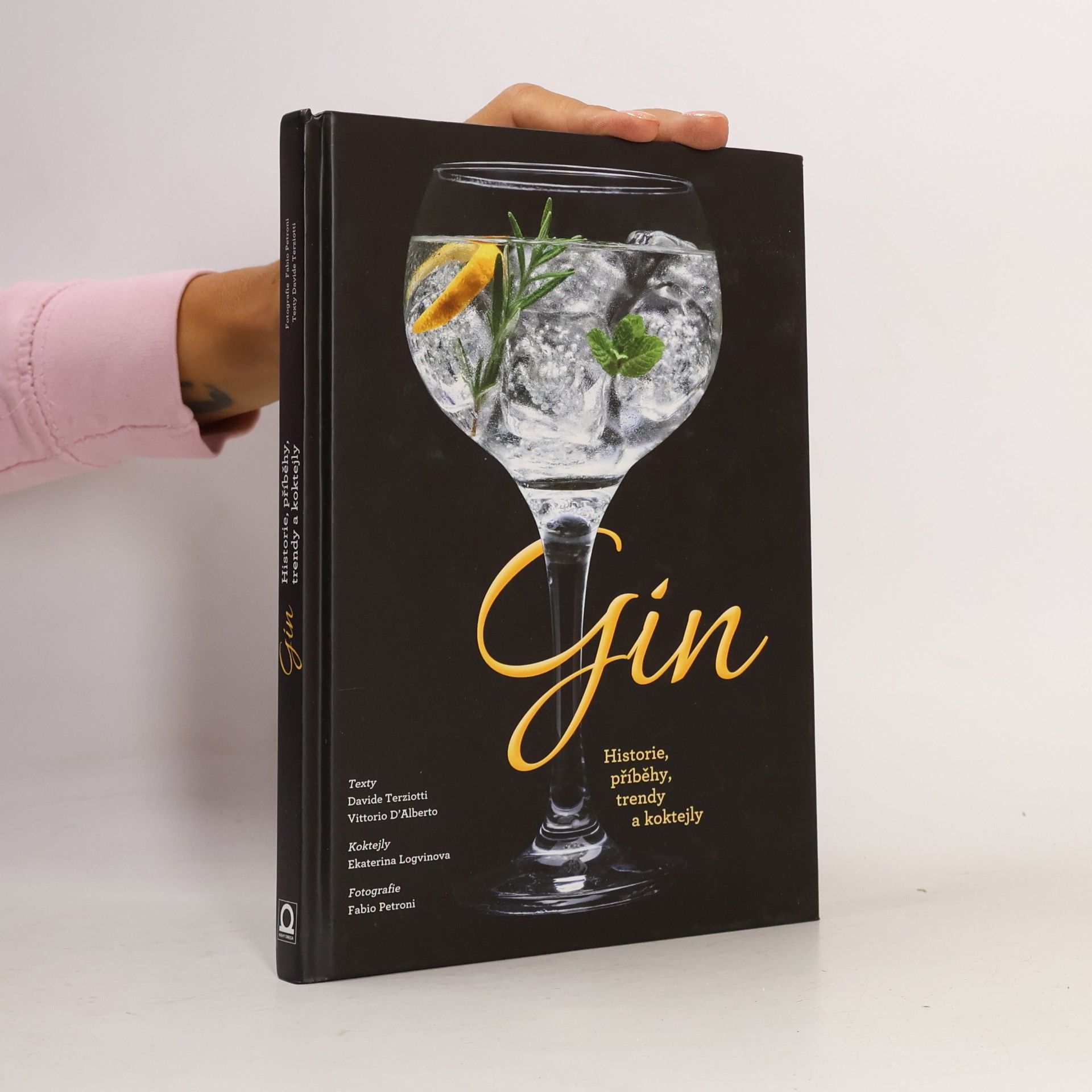 Gin : historie, příběhy, trendy a koktejly