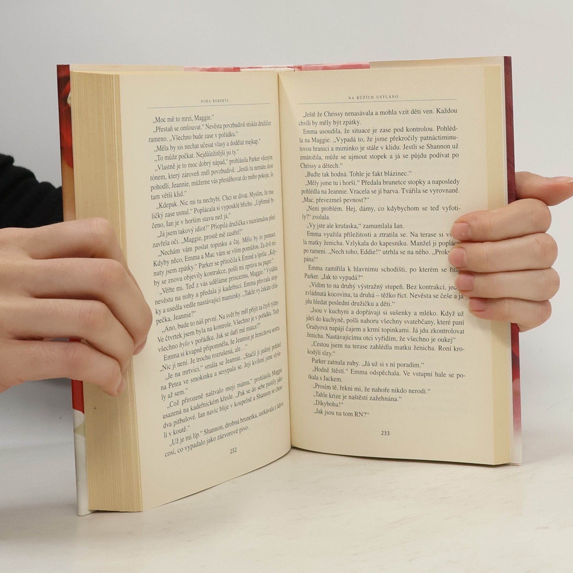 Nora Roberts Na růžích ustláno