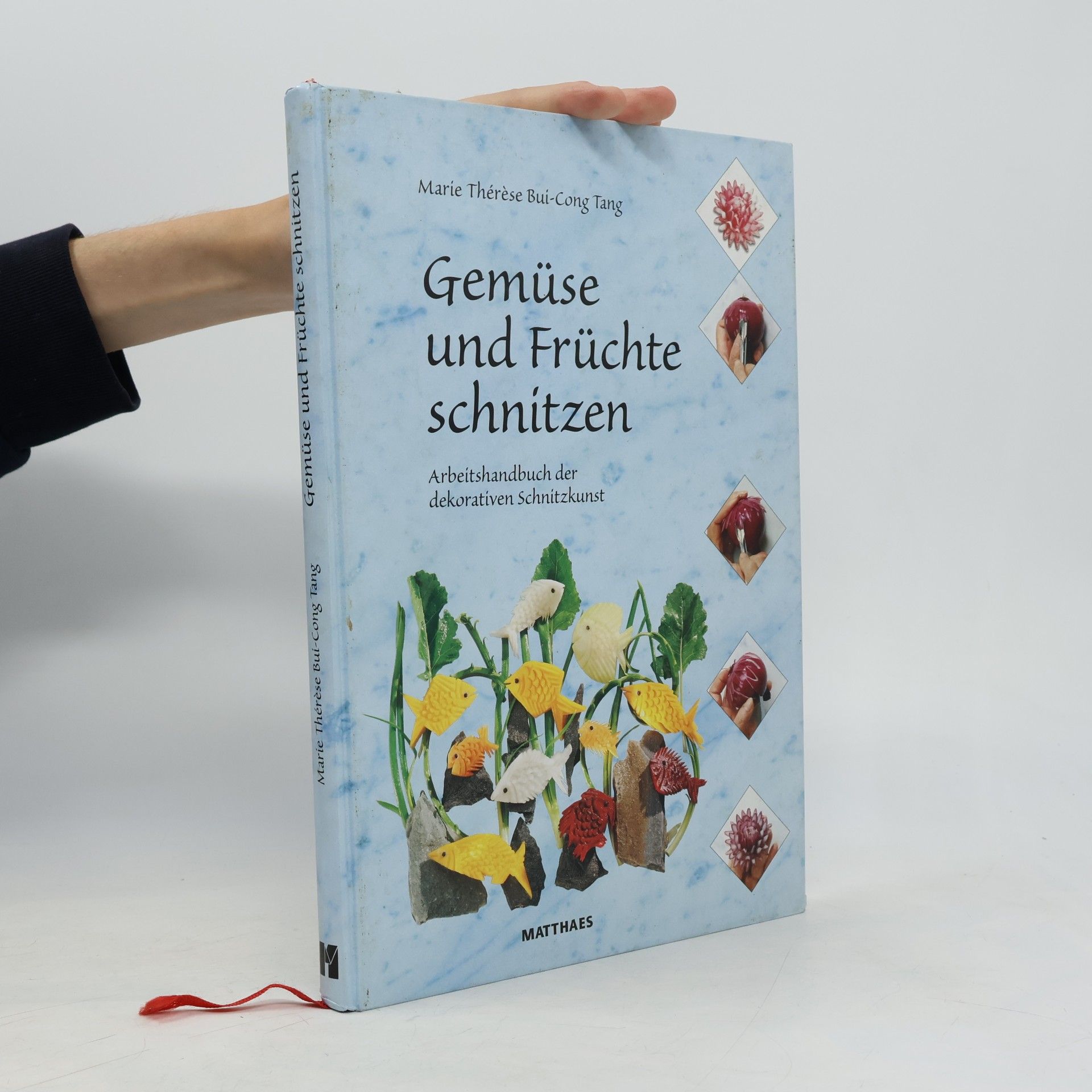 Marie Thérèse Bui-Cong Tang Gemüse und Früchte schnitzen