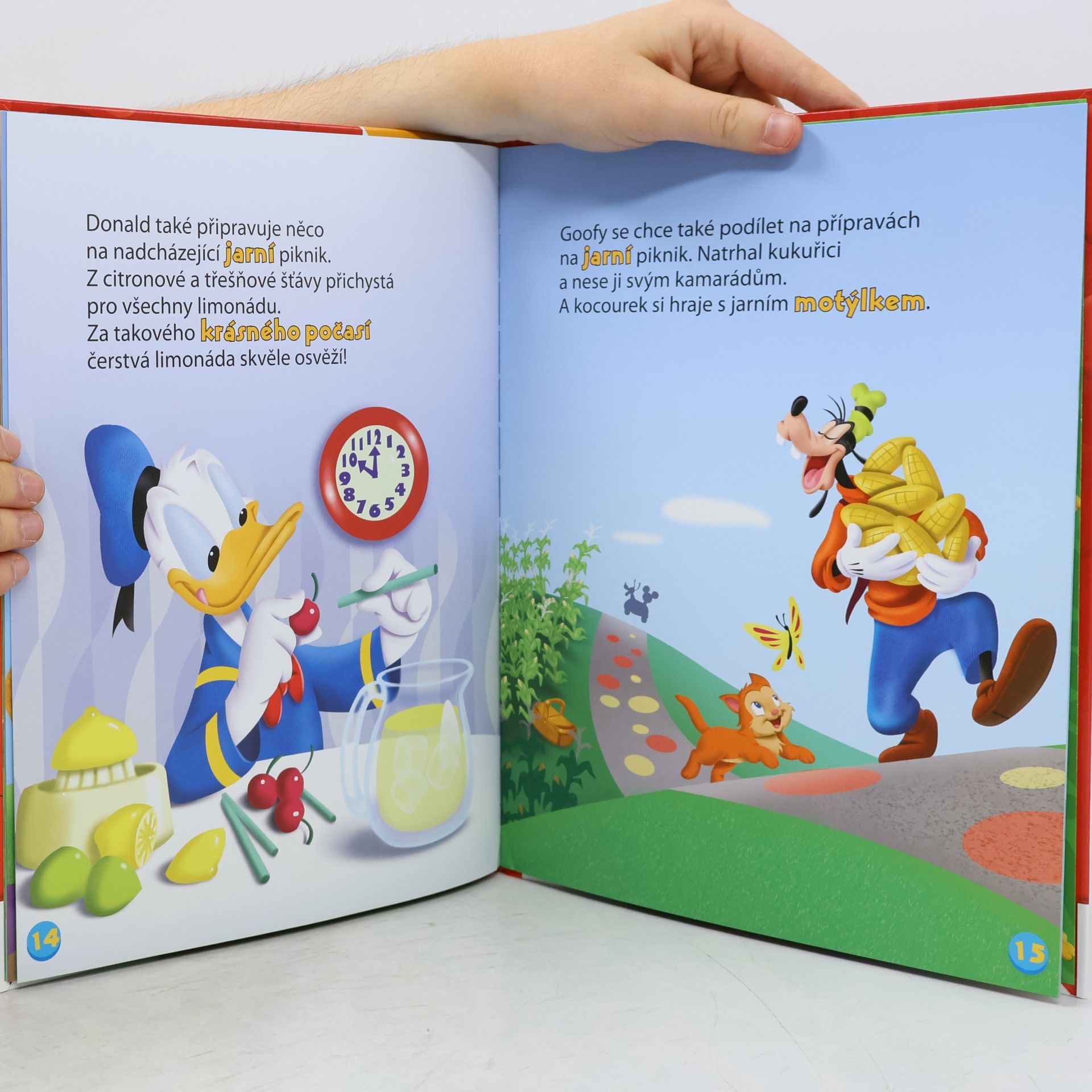 kolektiv Mickeyho Klubík. Hraj si a uč se s Mickey Mousem 9. Jaro!