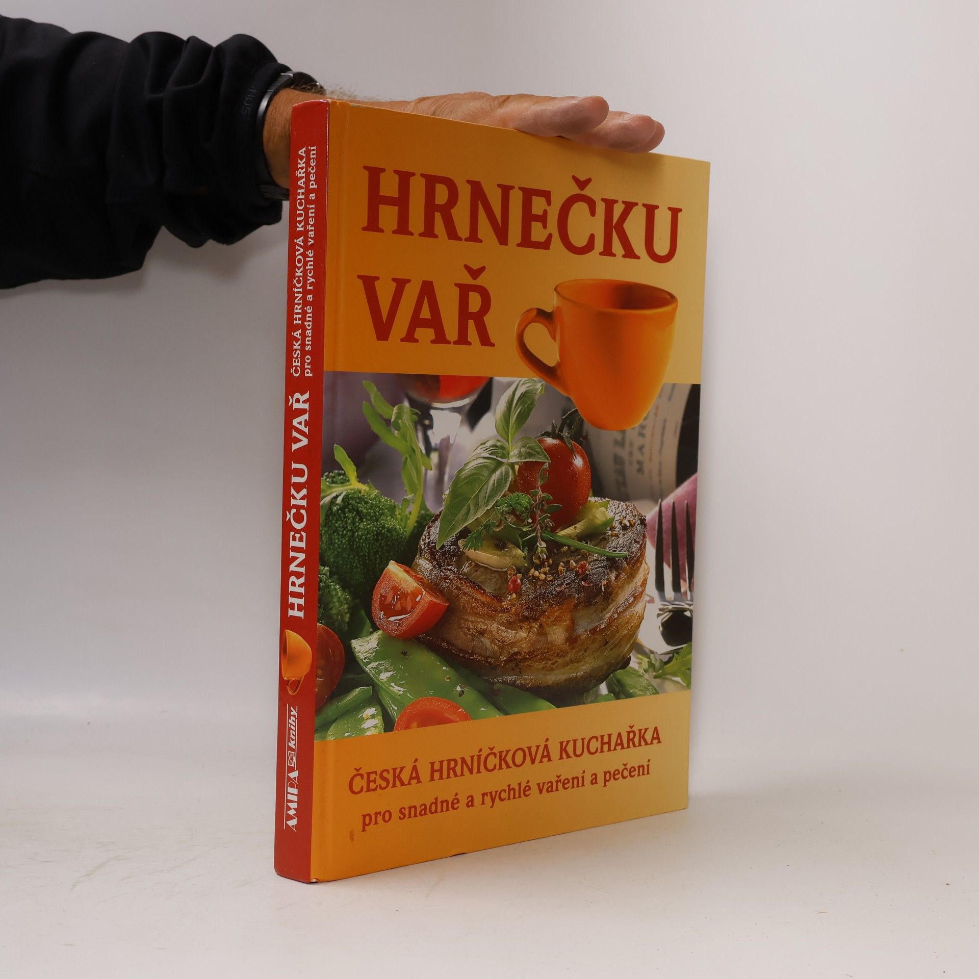 Jitka Živsová Hrnečku vař : česká hrníčková kuchařka pro snadné a rychlé vaření a pečení
