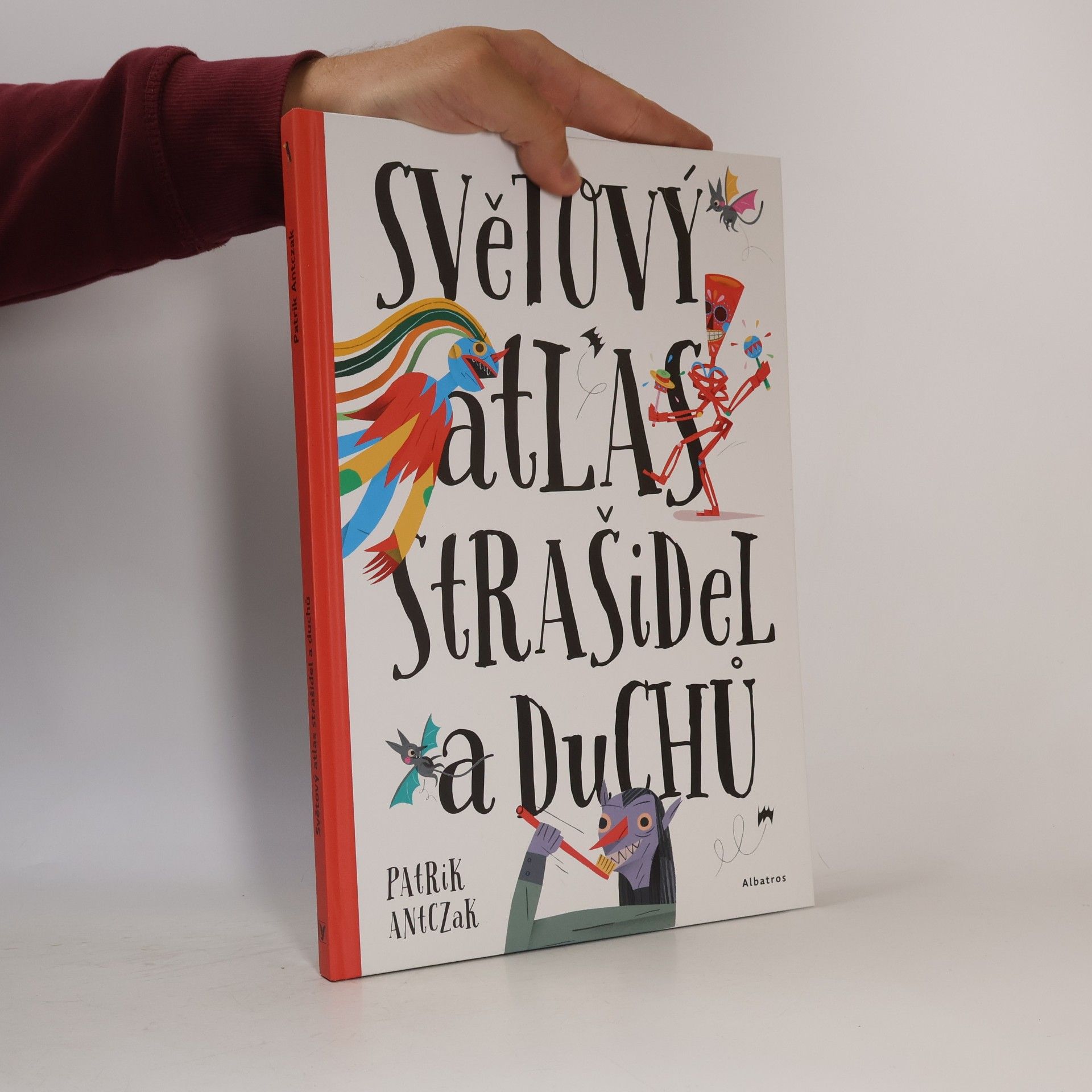 Patrik Antczak Světový atlas strašidel a duchů
