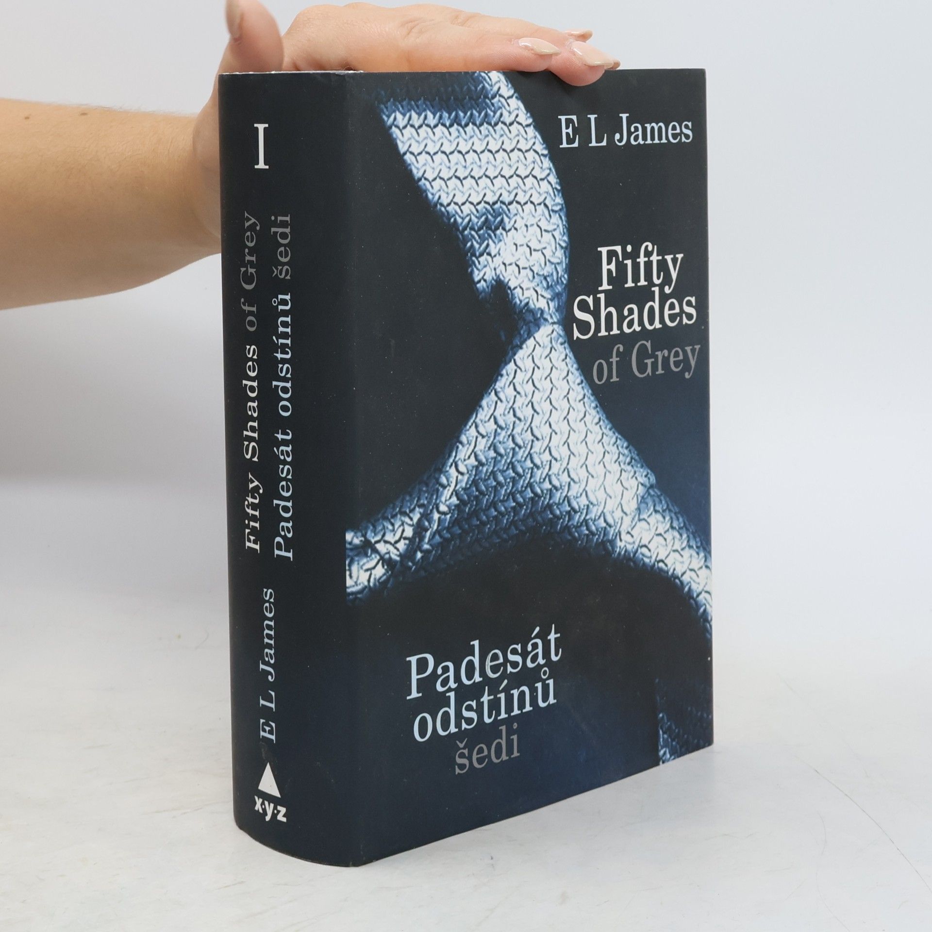 E. L. James Padesát odstínů šedi