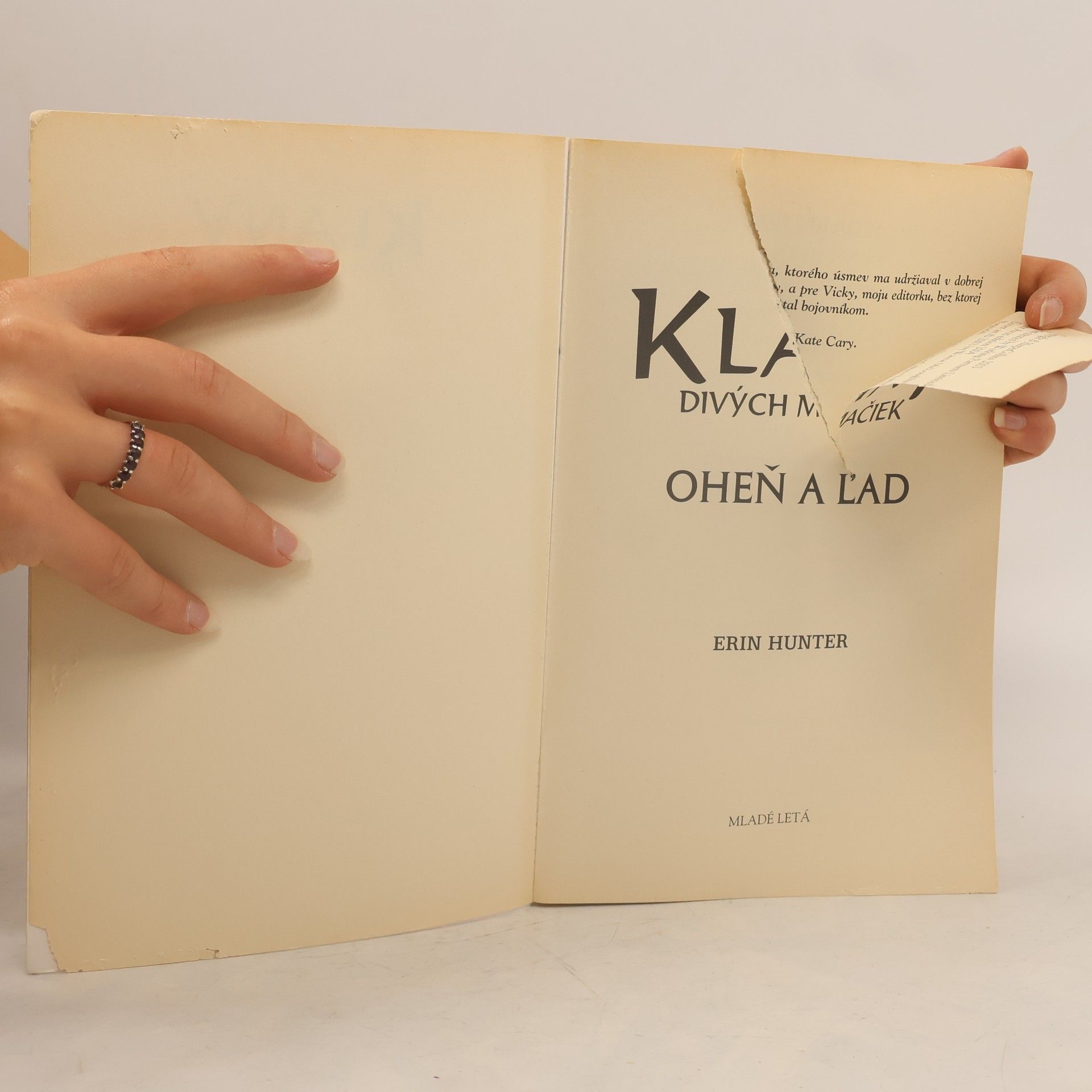 Erin Hunter Oheň a ľad