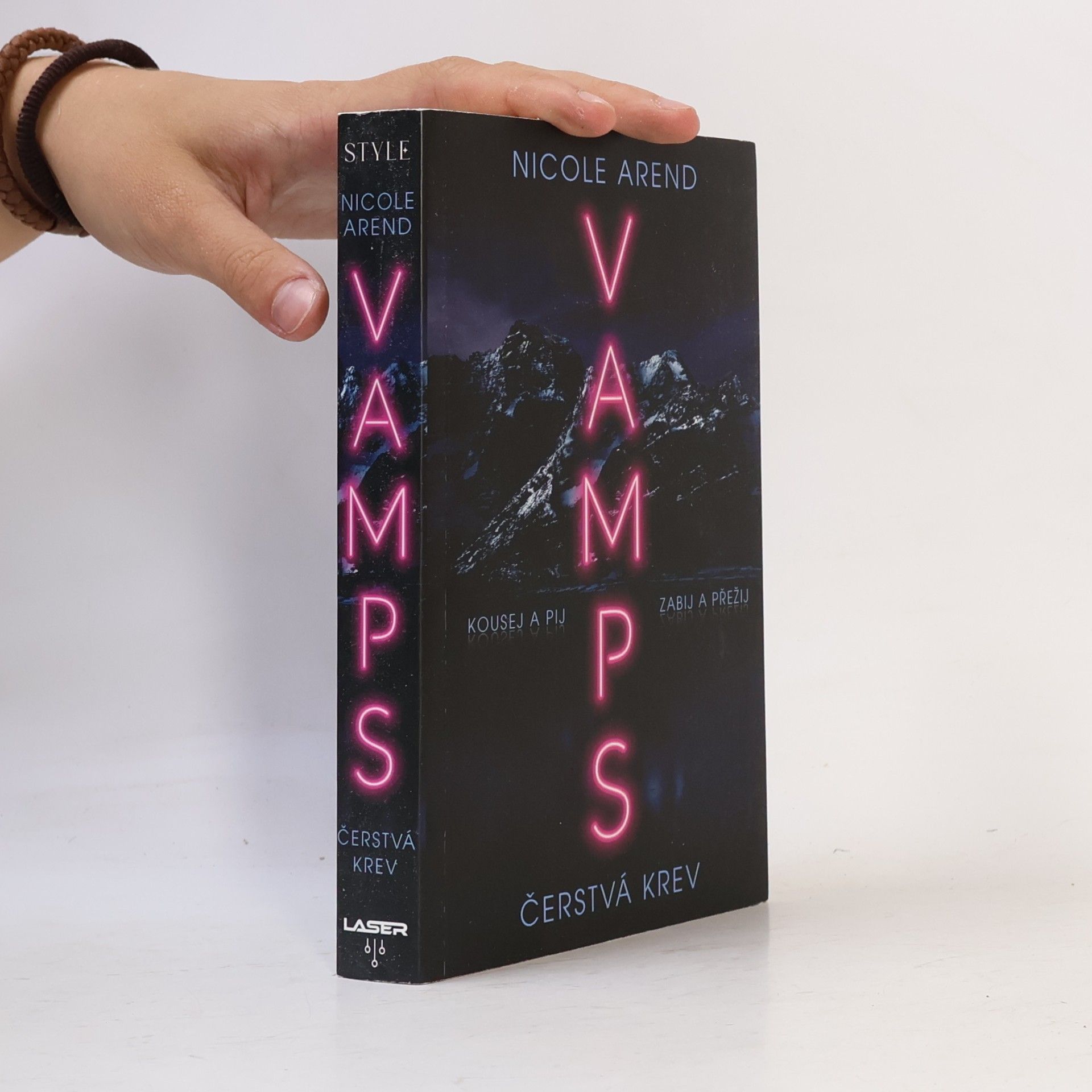 Nicole Arend VAMPS. Čerstvá krev