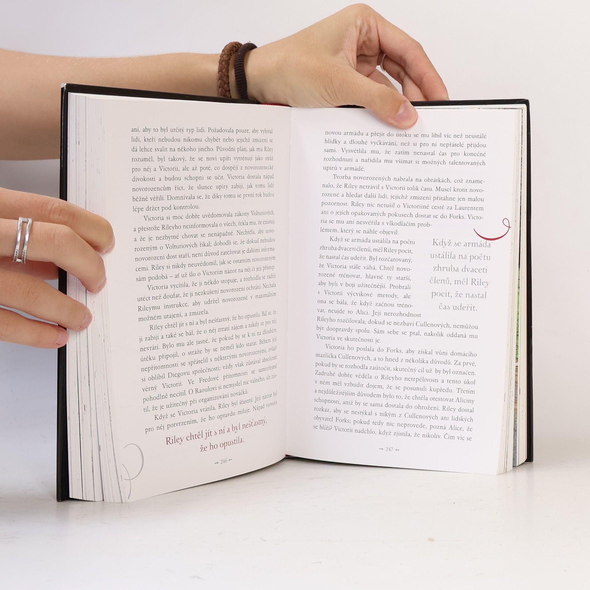 Stephenie Meyer Sága Stmívání: Oficiální ilustrovaný průvodce