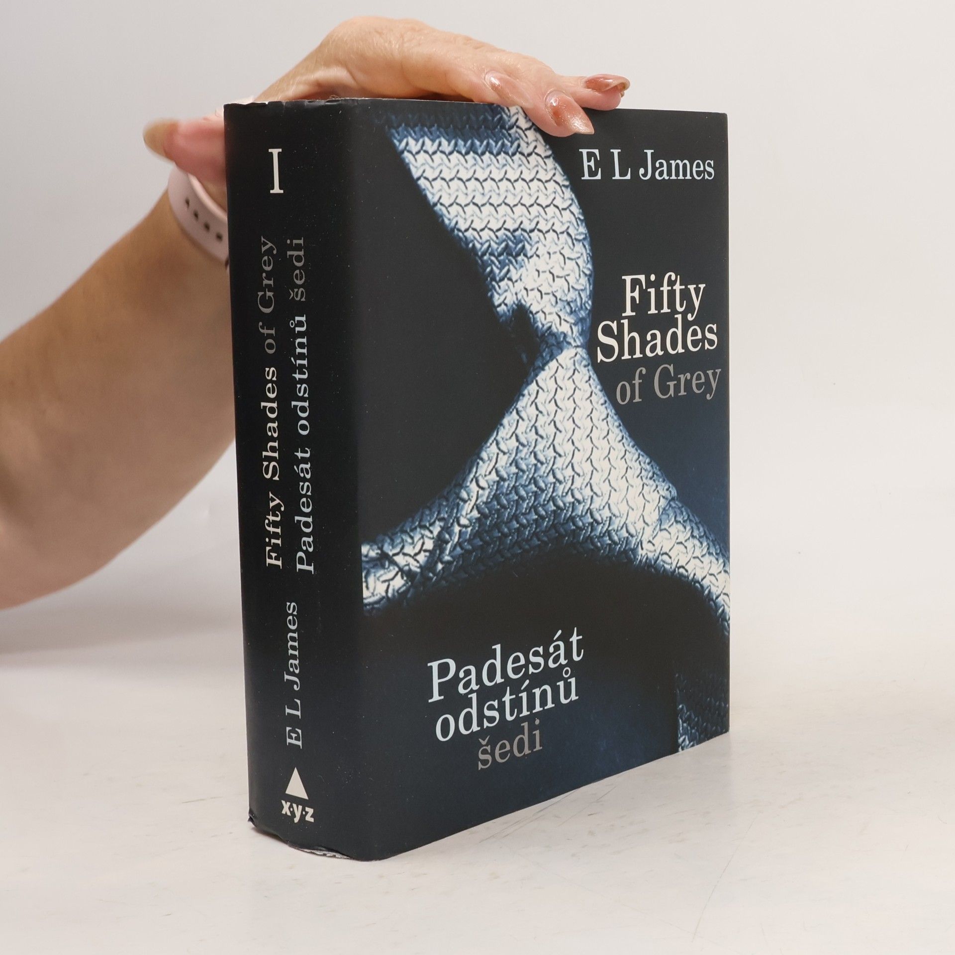 E. L. James Padesát odstínů šedi