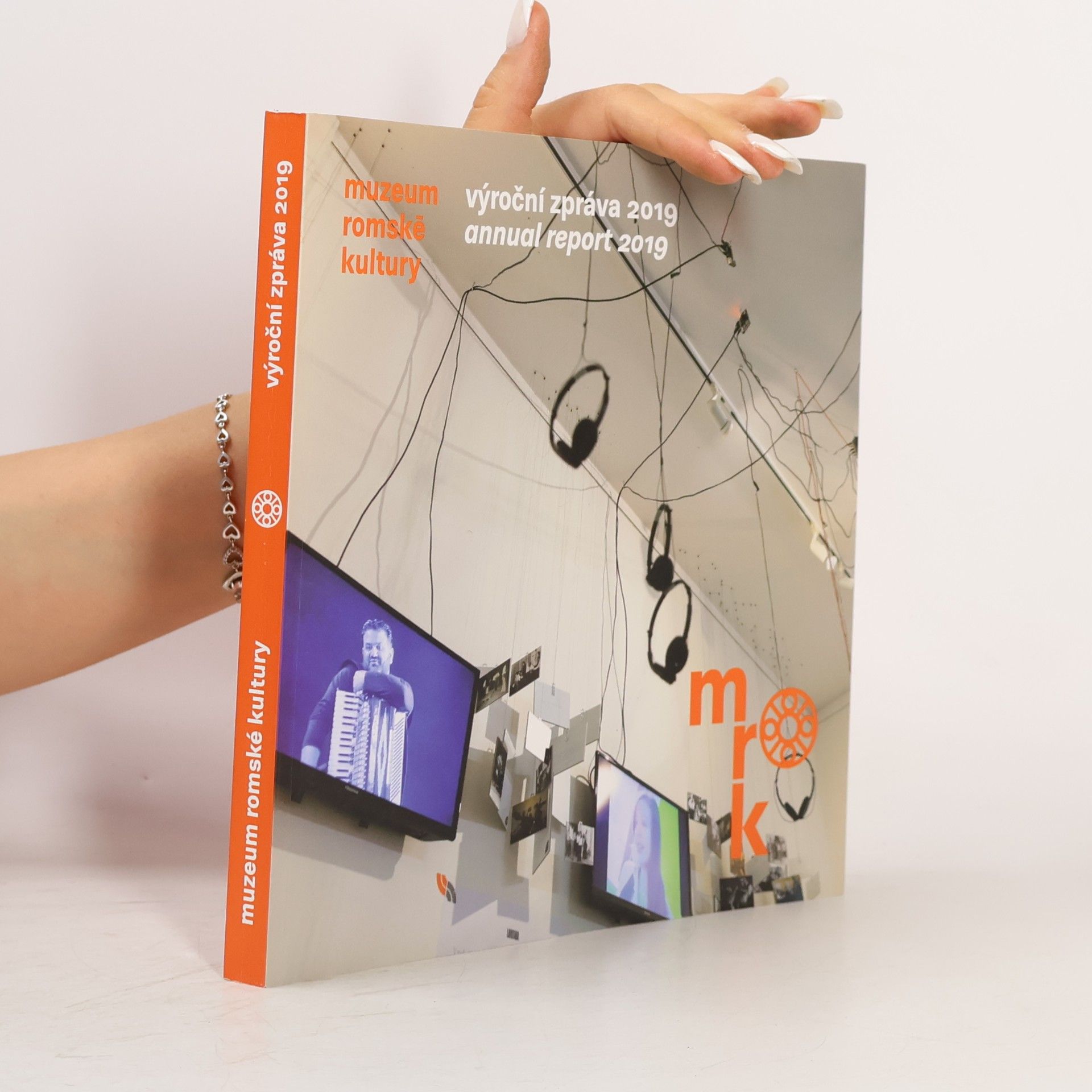 kolektiv Výroční zpráva 2019; Annual report 2019