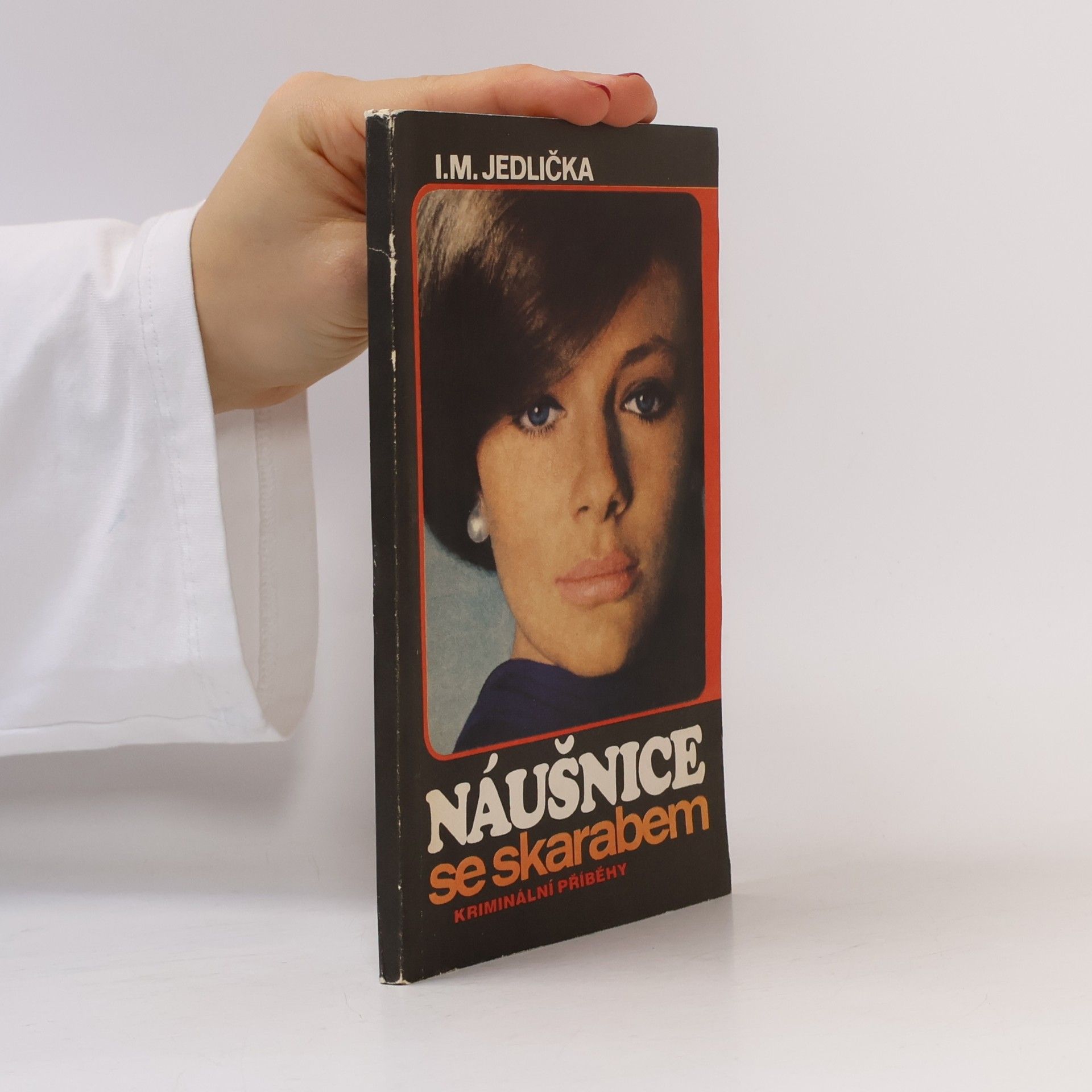 Ivan Milan Jedlička Náušnice se skarabem