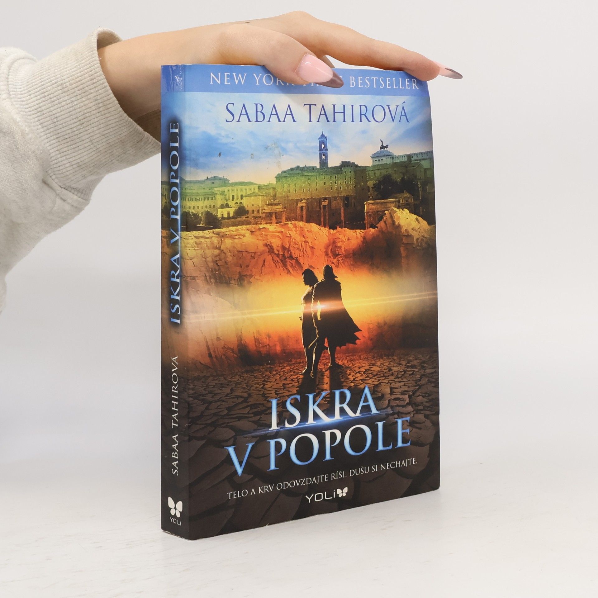 Sabaa Tahir Iskra v popole