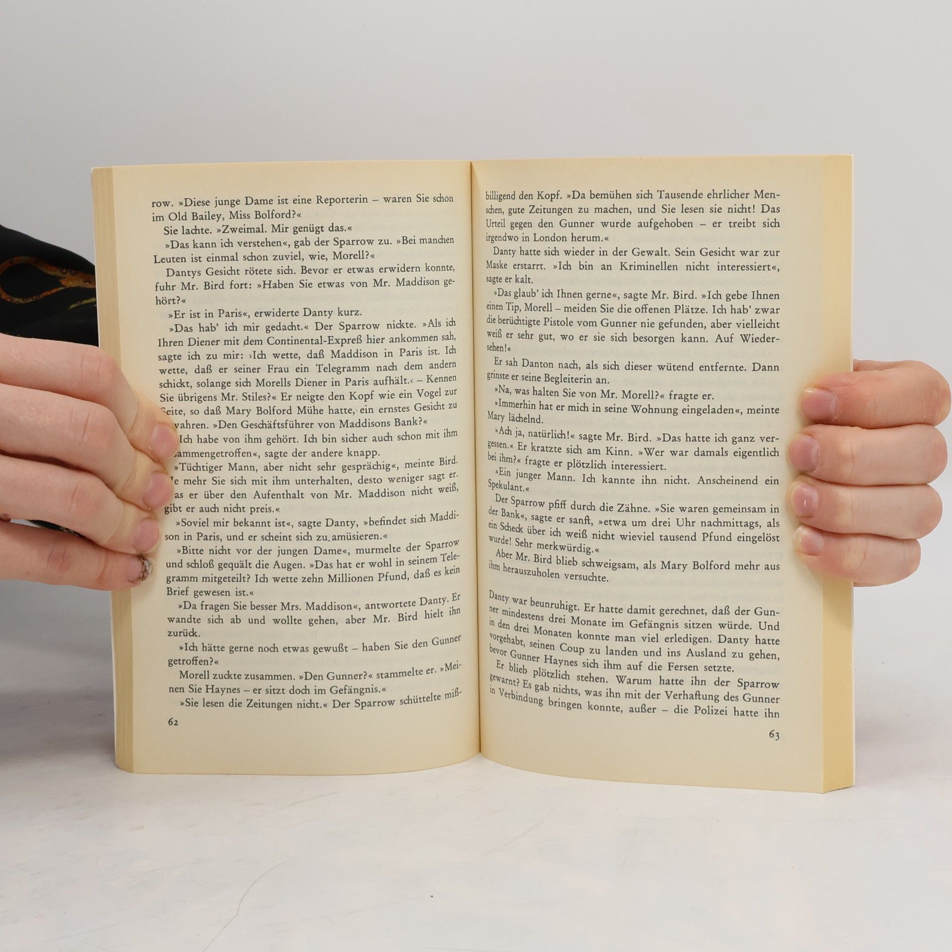 Edgar Wallace Hands Up!