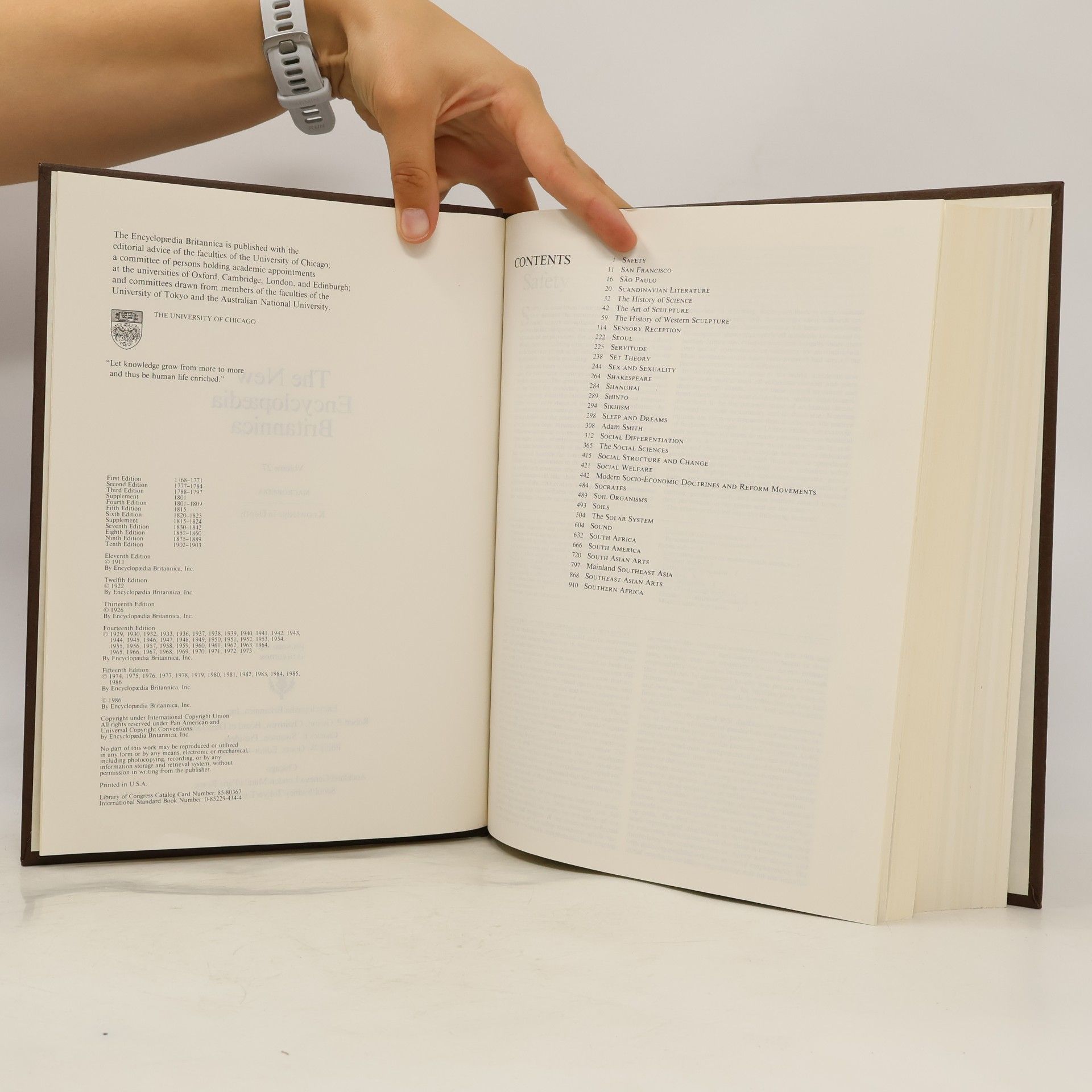 kolektiv The New Encyclopaedia Britannica 27