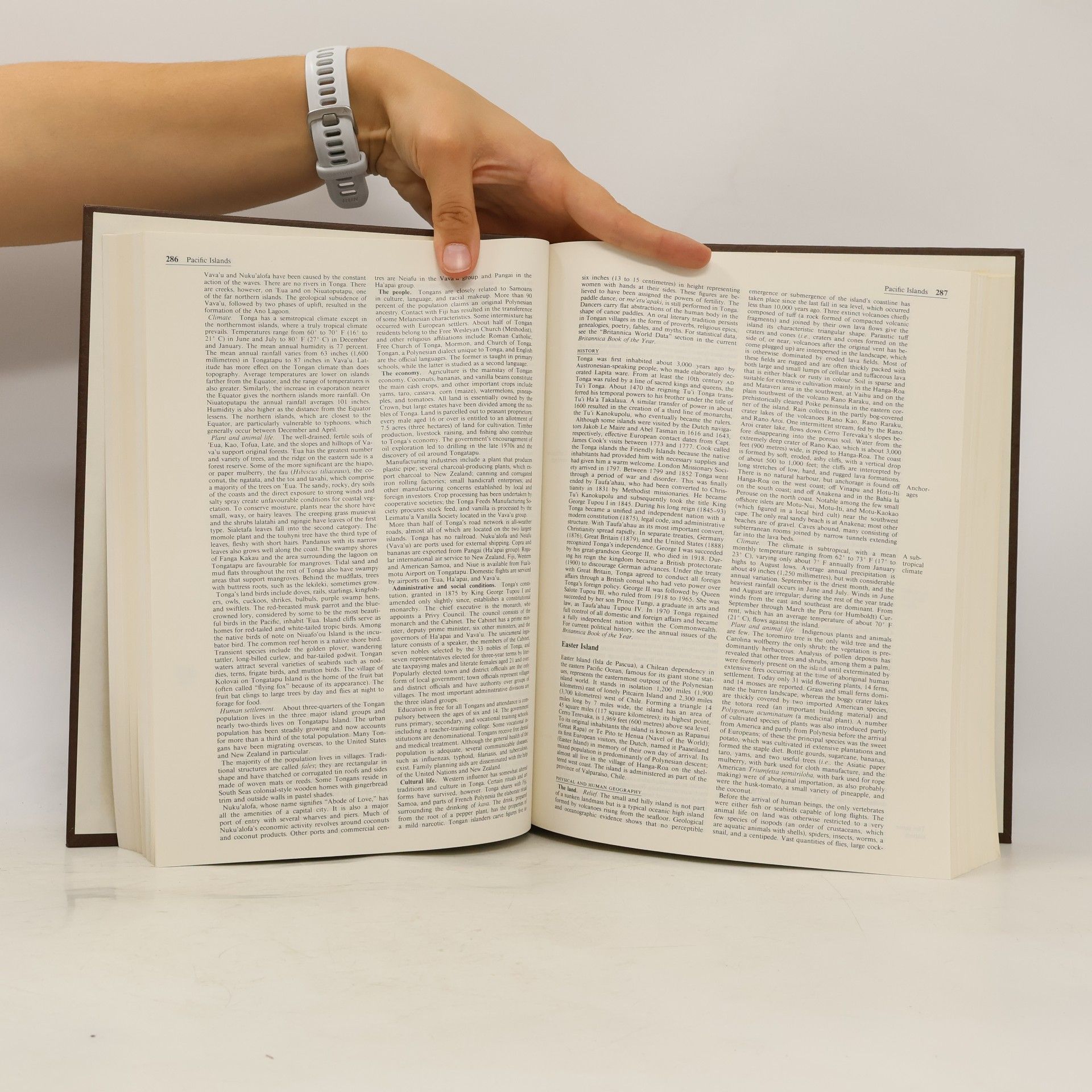 kolektiv The New Encyclopædia Britannica 25