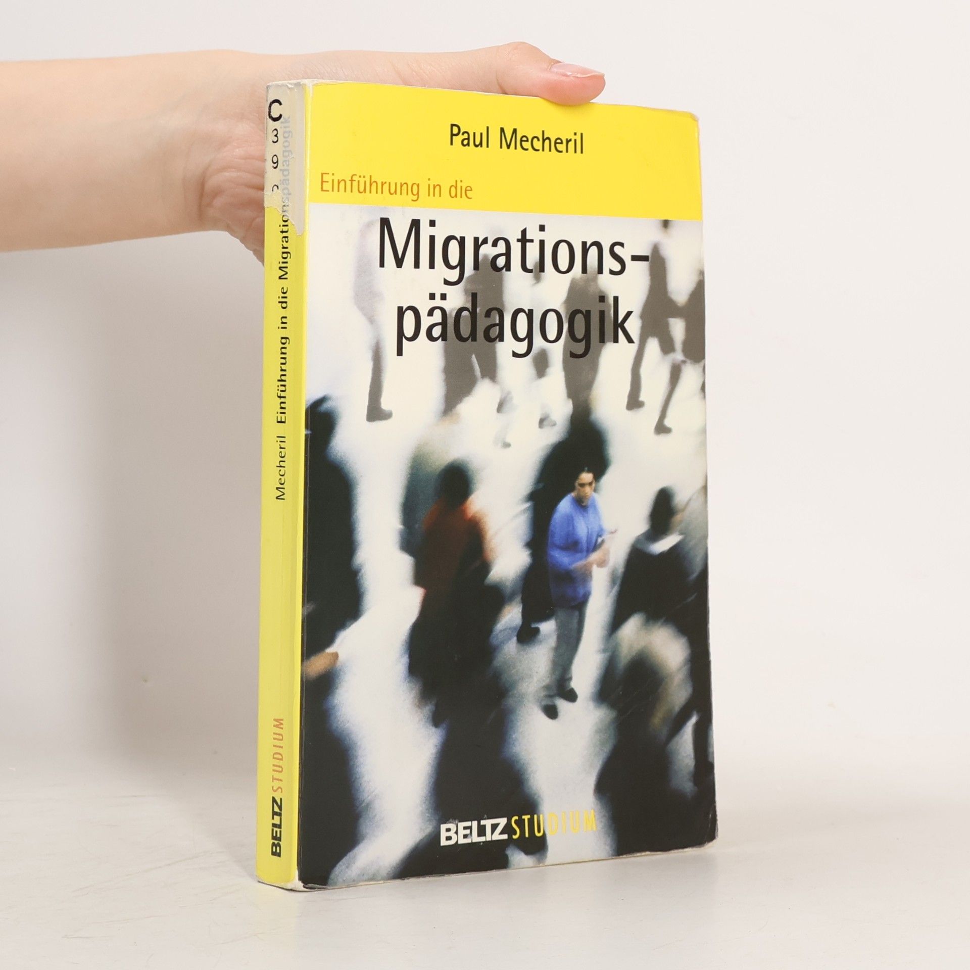 Einführung in die Migrationspädagogik