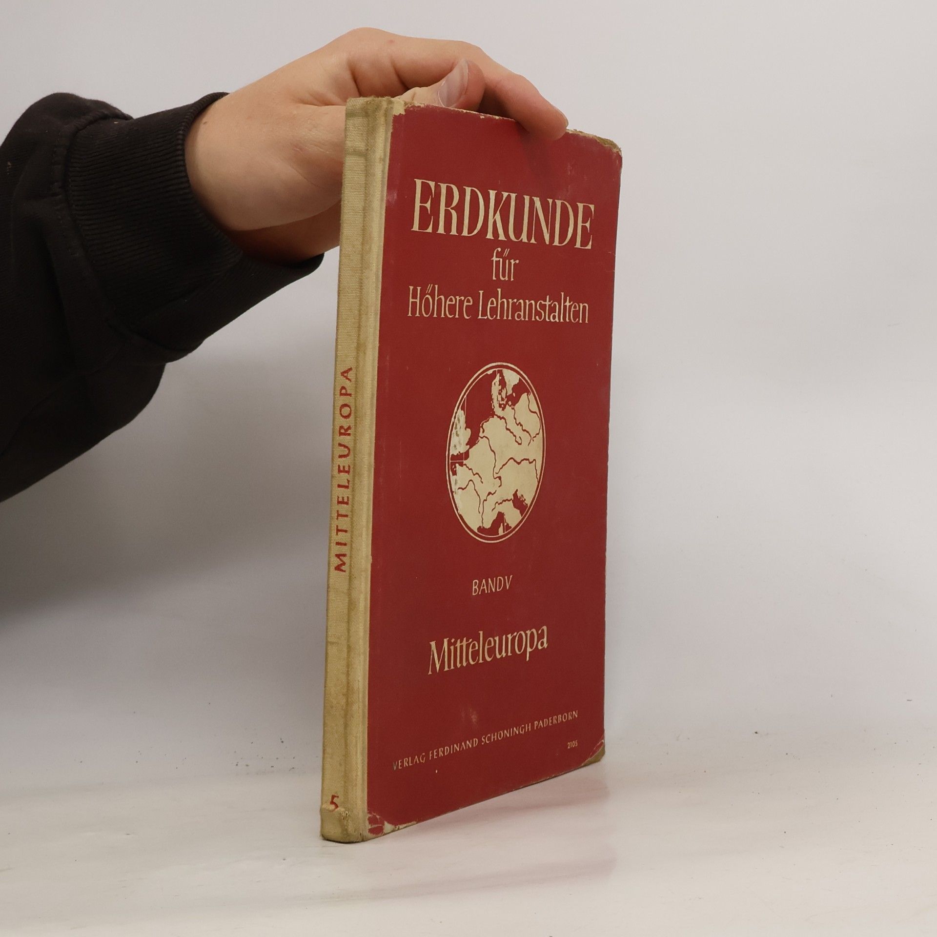 Dr. F. H. Knöllner ERDKUNDE