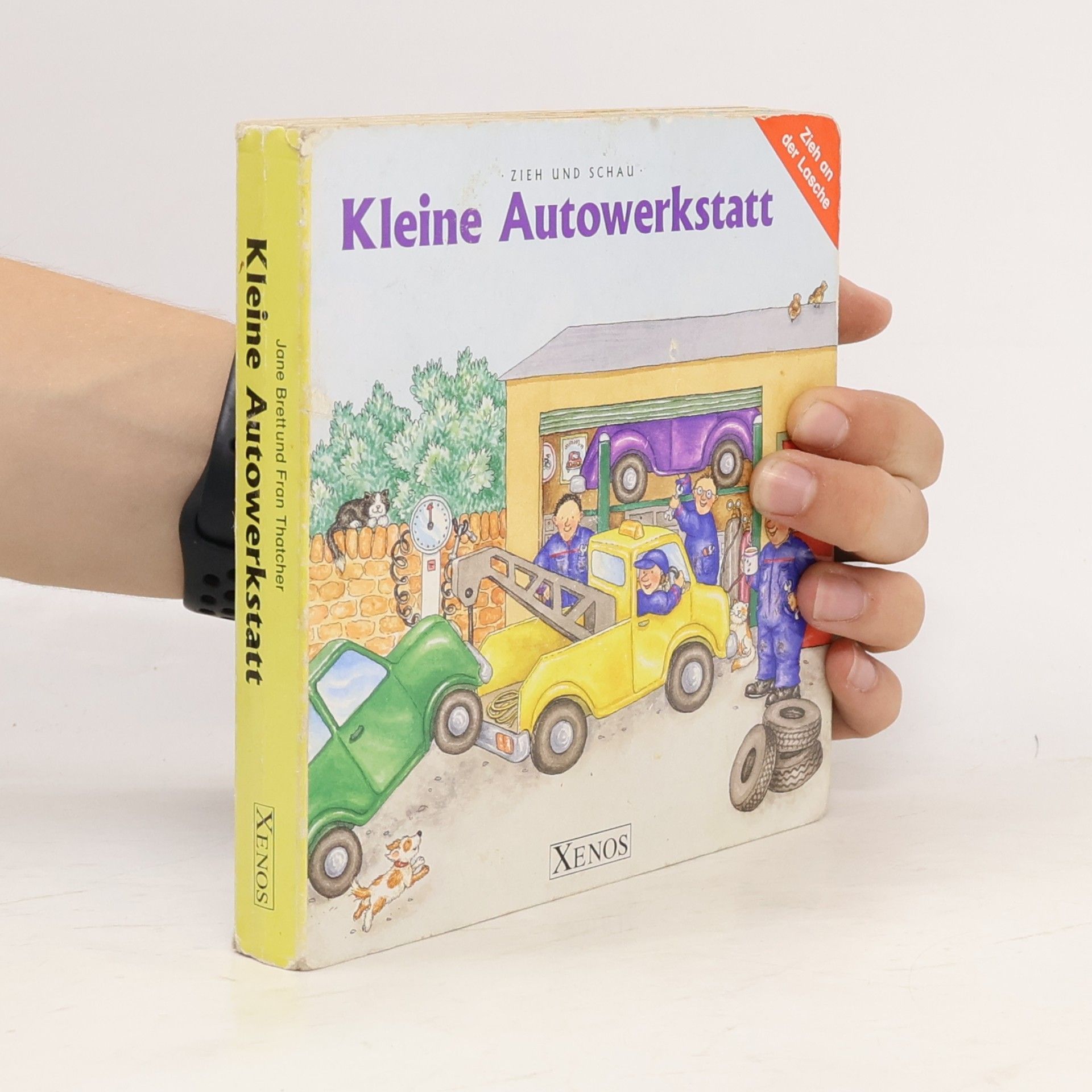 Zieh und schau. Kleine Autowerkstatt.