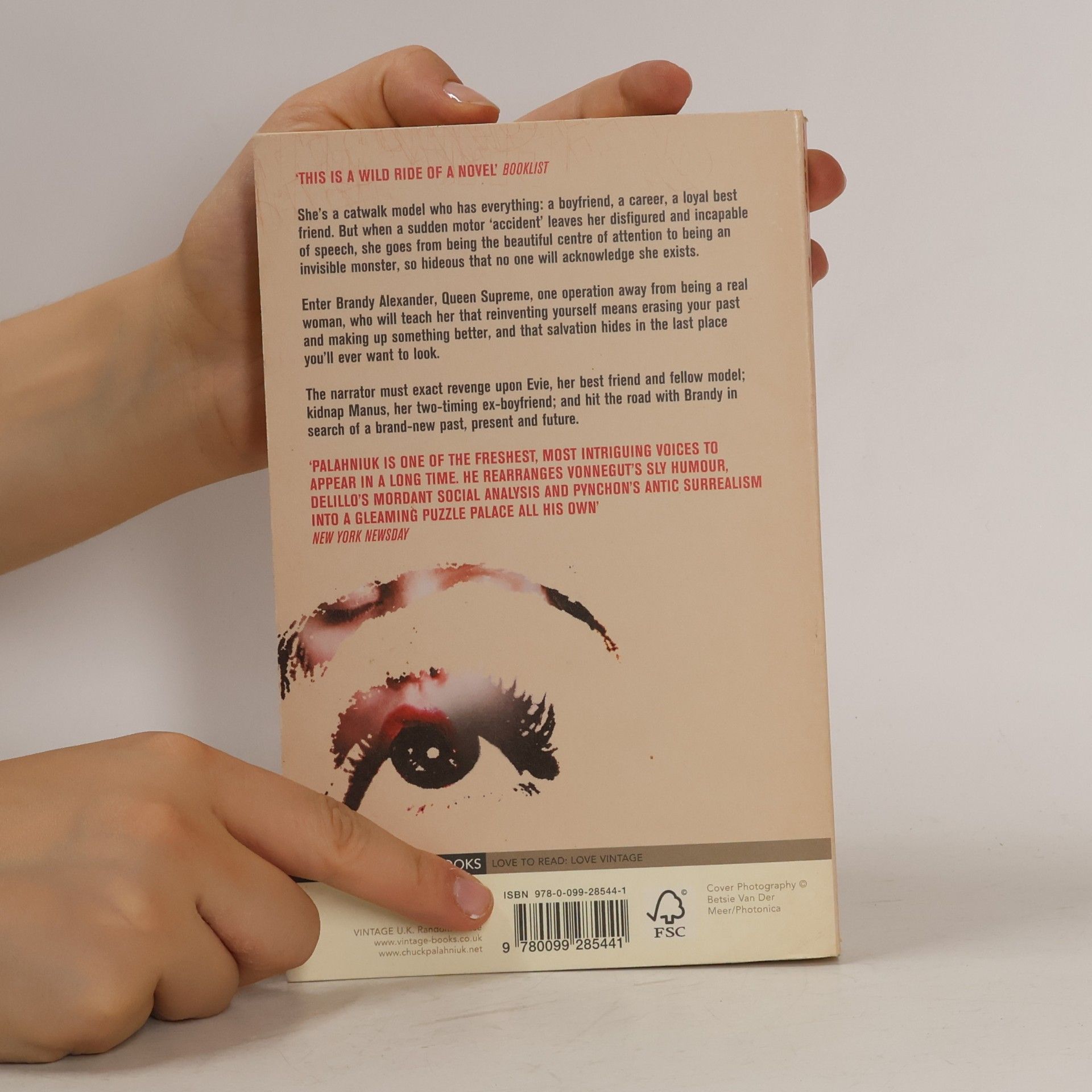 Chuck Palahniuk Invisible monsters