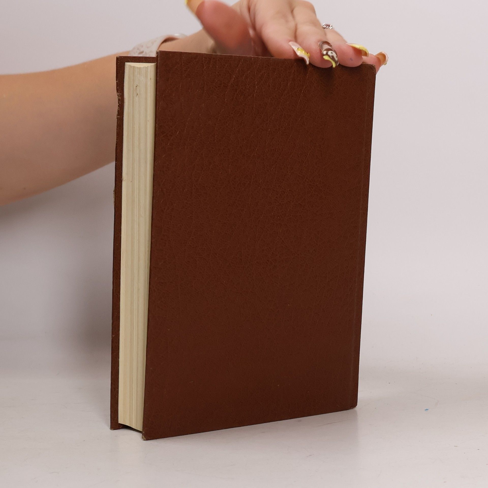Beth Gutcheon Reader's Digest Auswahlbücher. An einem Morgen im Mai. Kalischken ist überall. Ein Mann steigt aus. Ayla und der Clan des Bären.