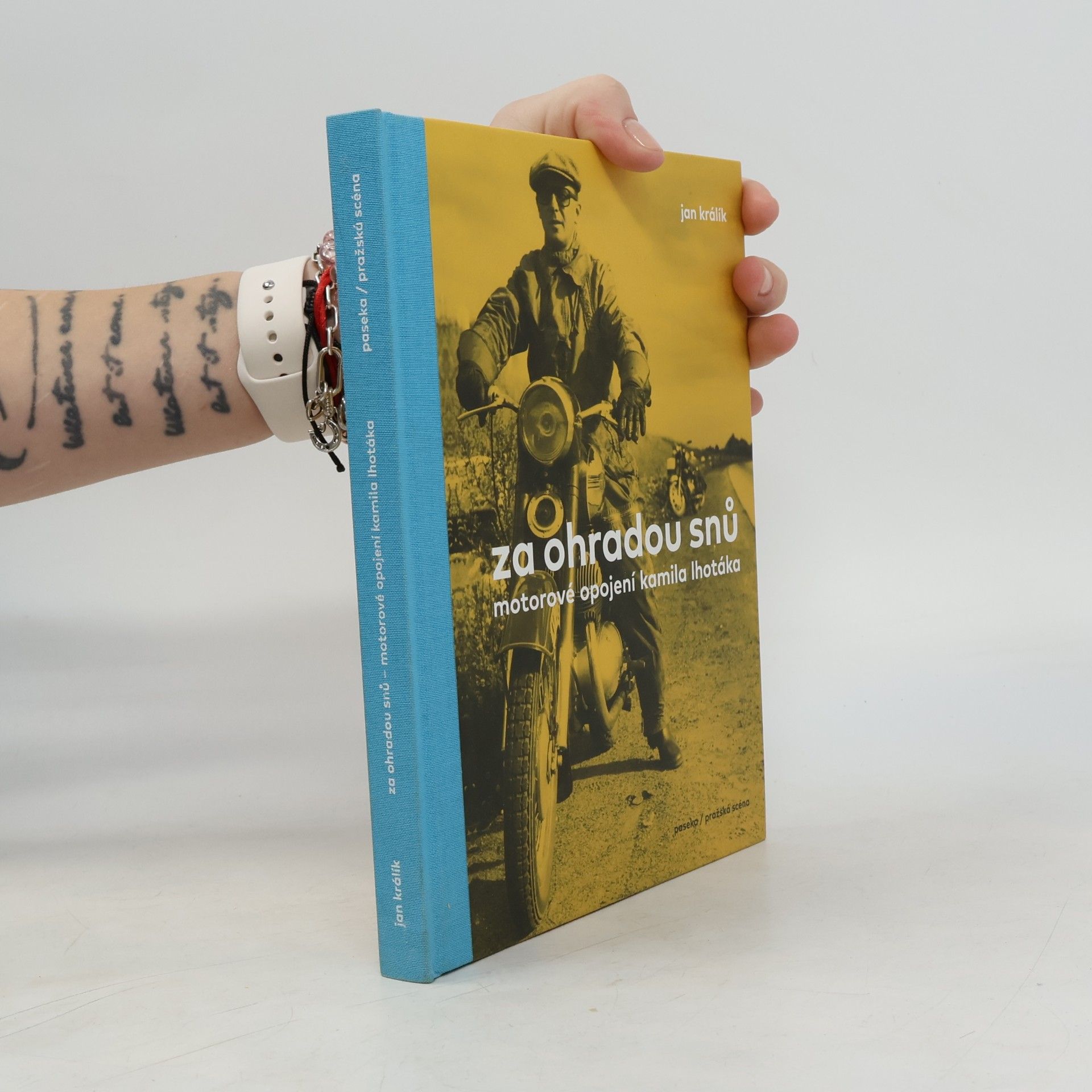 Za ohradou snů. Motorové opojení Kamila Lhotáka
