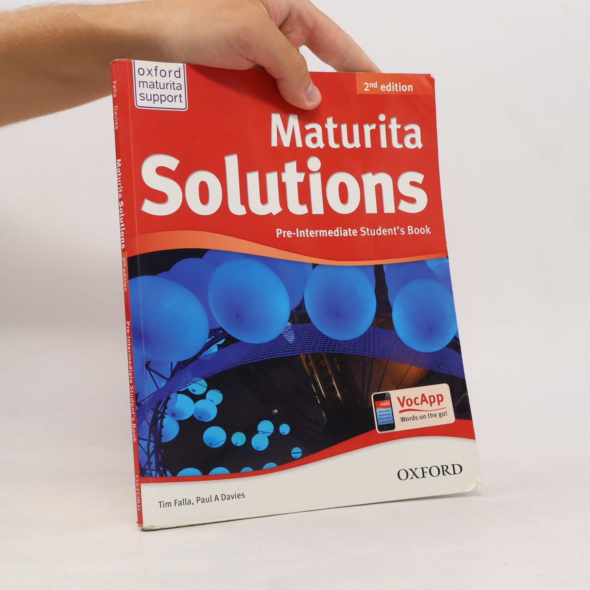 Maturita solutions. Pre-intermediate student's book