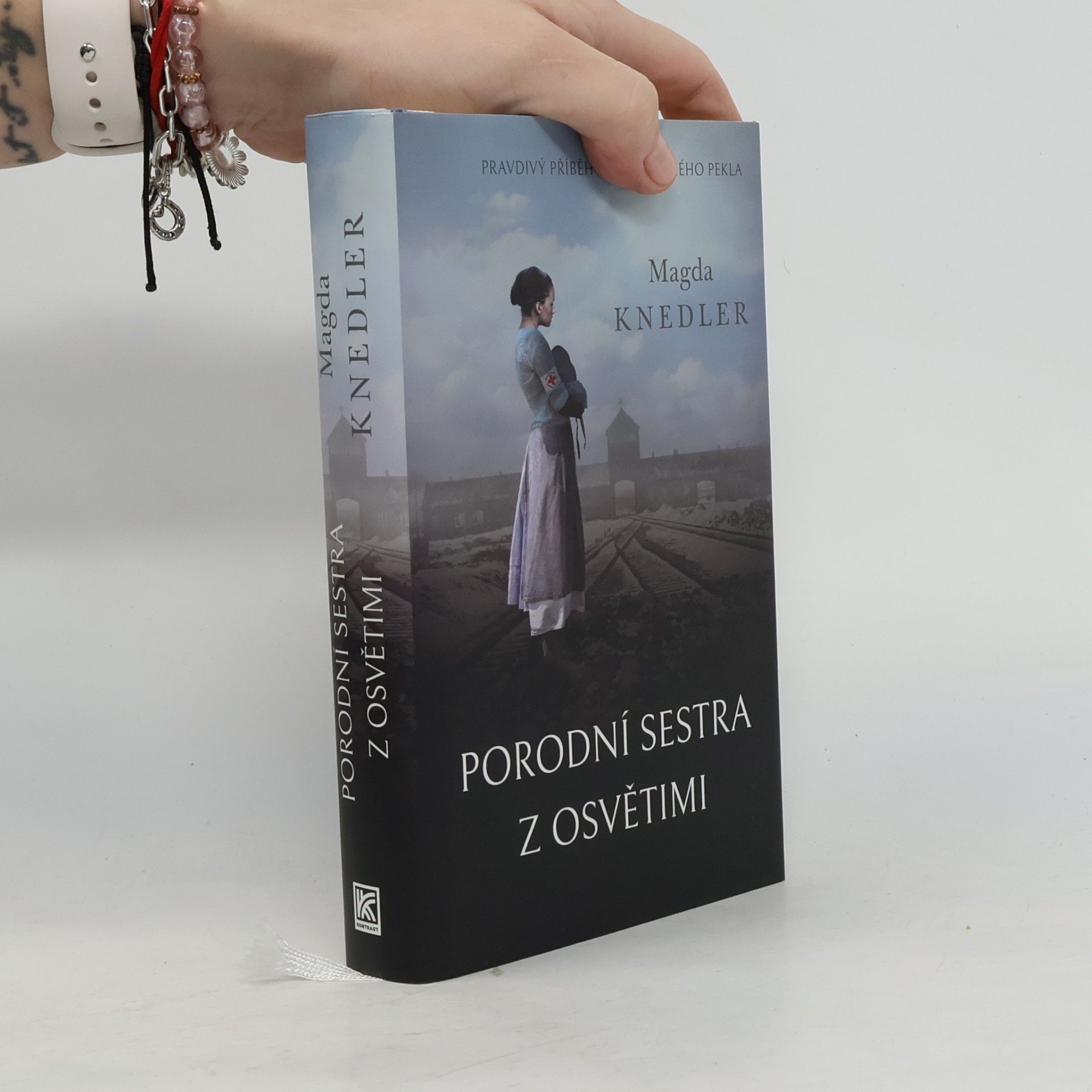 Porodní sestra z Osvětimi