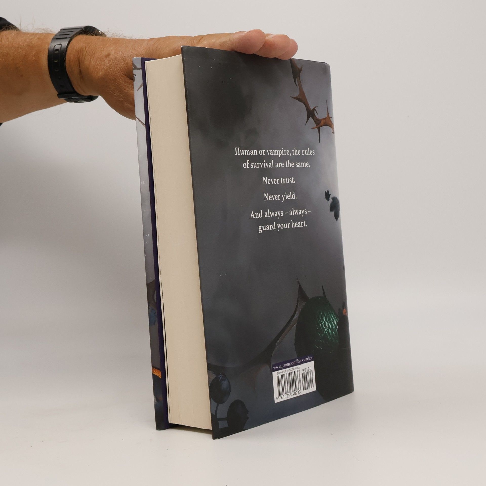 Carissa Broadbent The Serpent and the Wings of Night