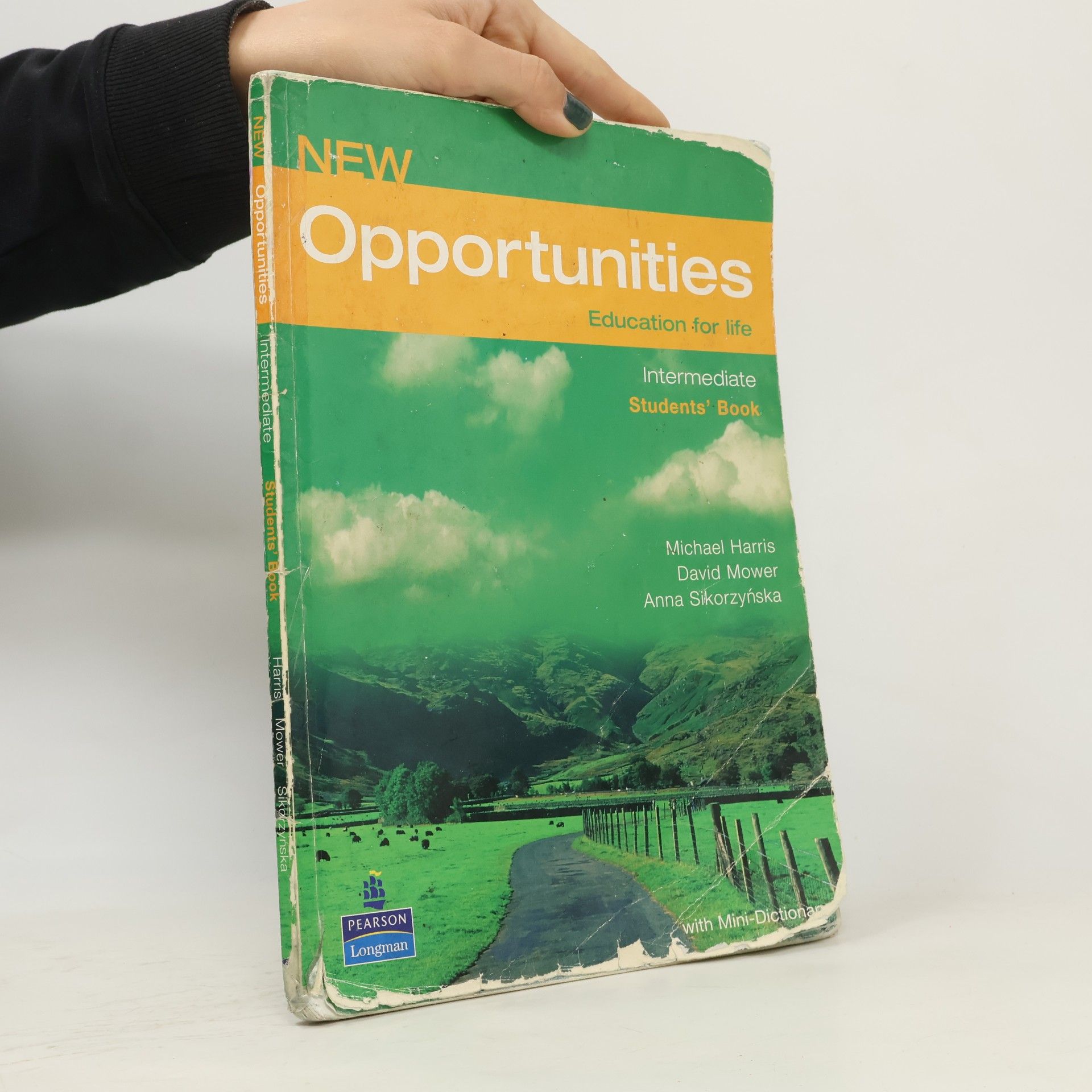Collectif d'auteurs New Opportunities. Intermediate. Student's Book with Mini-Dictionary