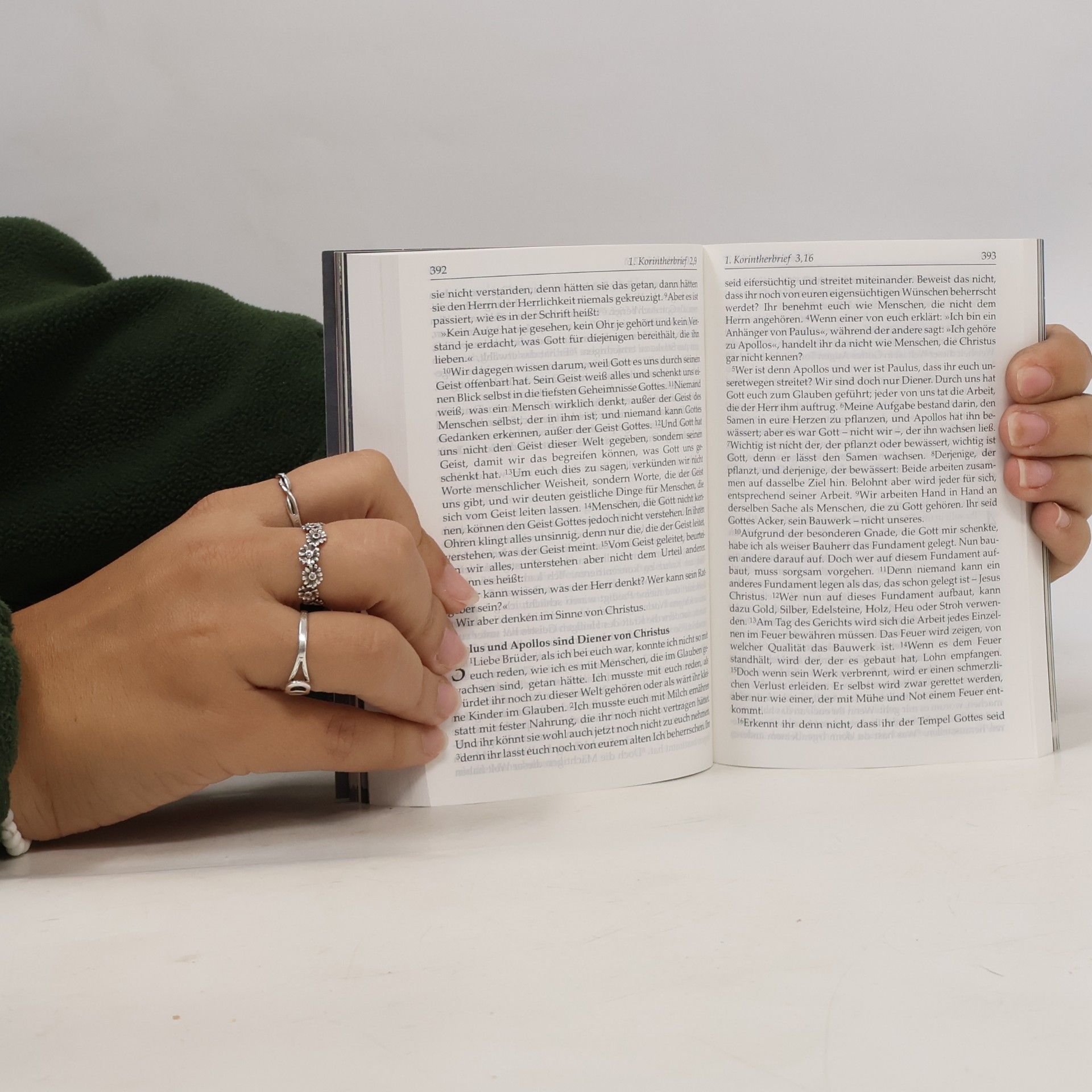 Die Frauen Bibel: Neues Testament mit ausgewählten Psalmen. Bibelübersetzung Neues Leben, Copyright 2002 und 2006 SCM R. Brockhaus im SCM Verlag GmbH & Co KG., Witten