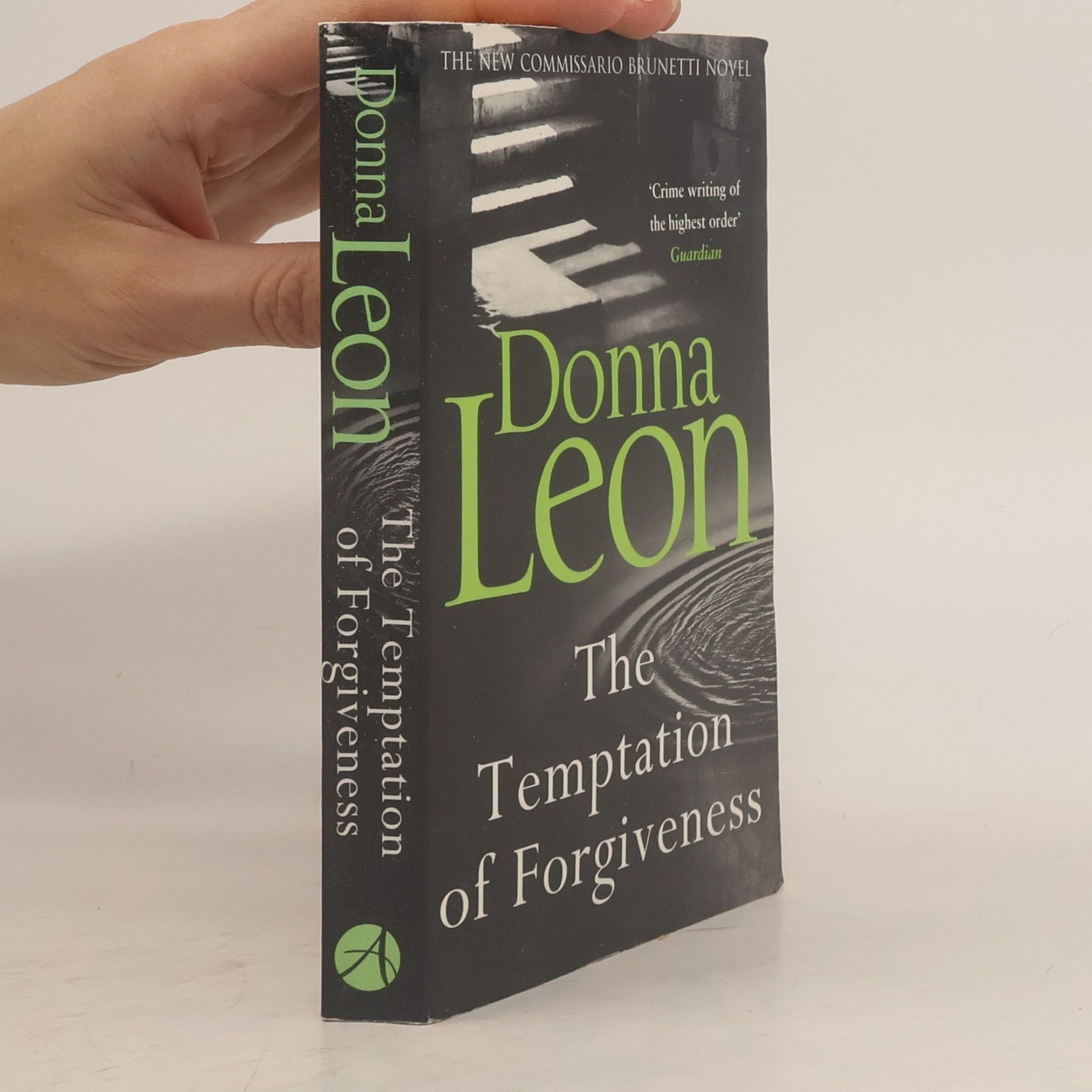 Donna Leon The Temptation of Forgiveness