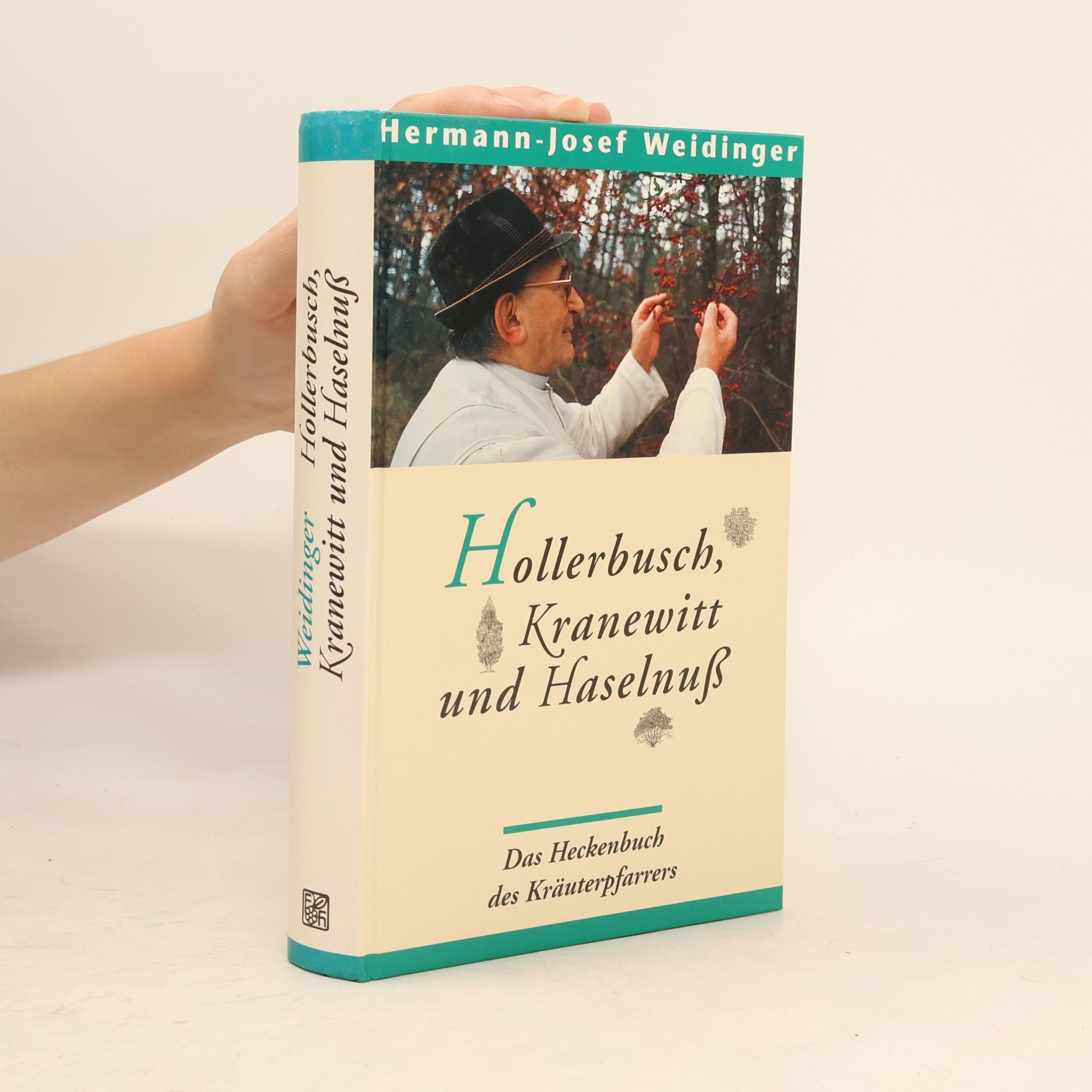 Hollerbusch, Kranewitt und Haselnuss