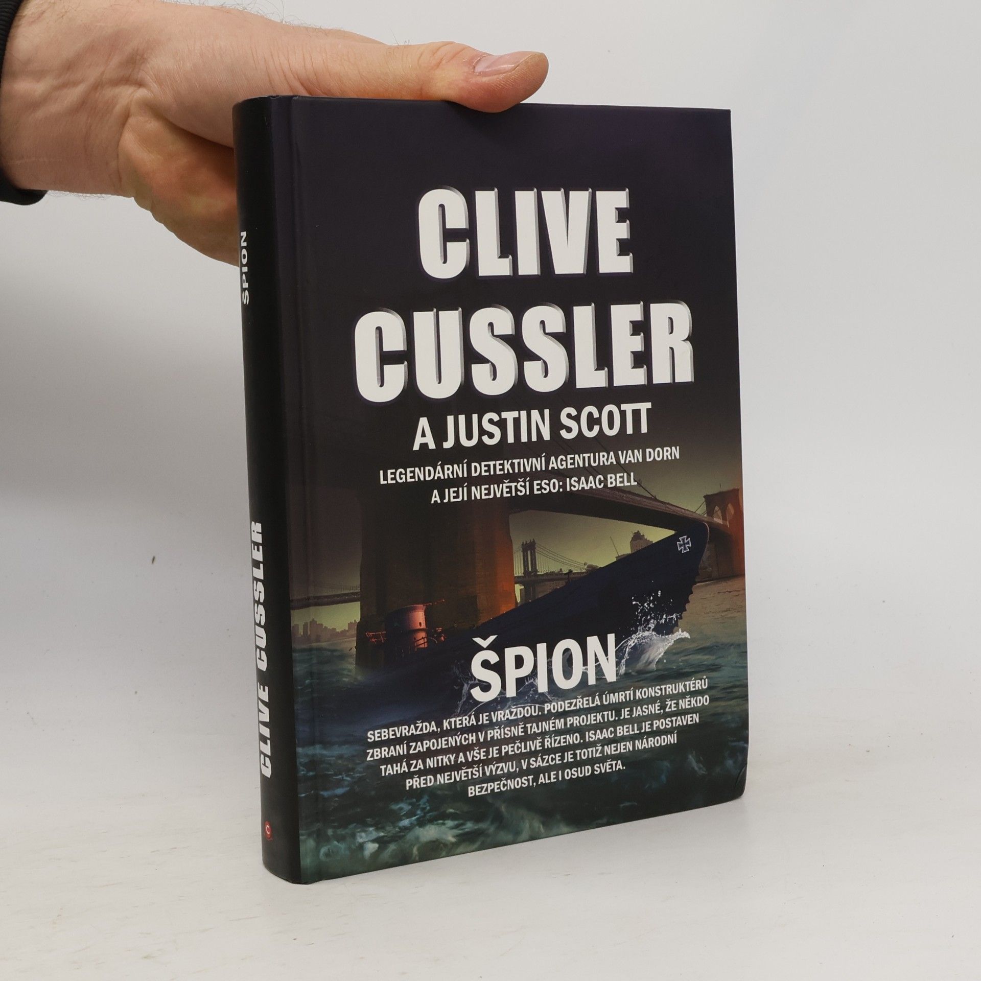 Clive Cussler Špion : román ze série Isaac Bell