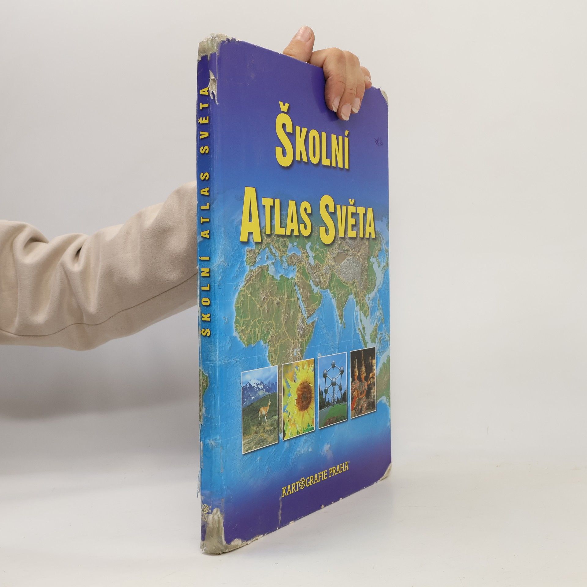 Kolektív autorov Školní atlas světa