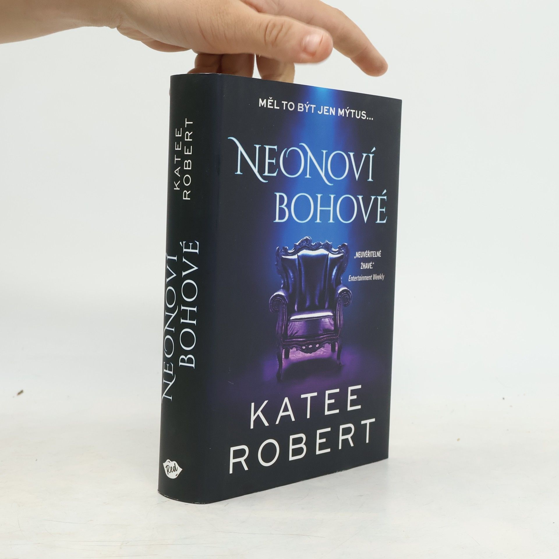 Katee Robert Neonoví bohové