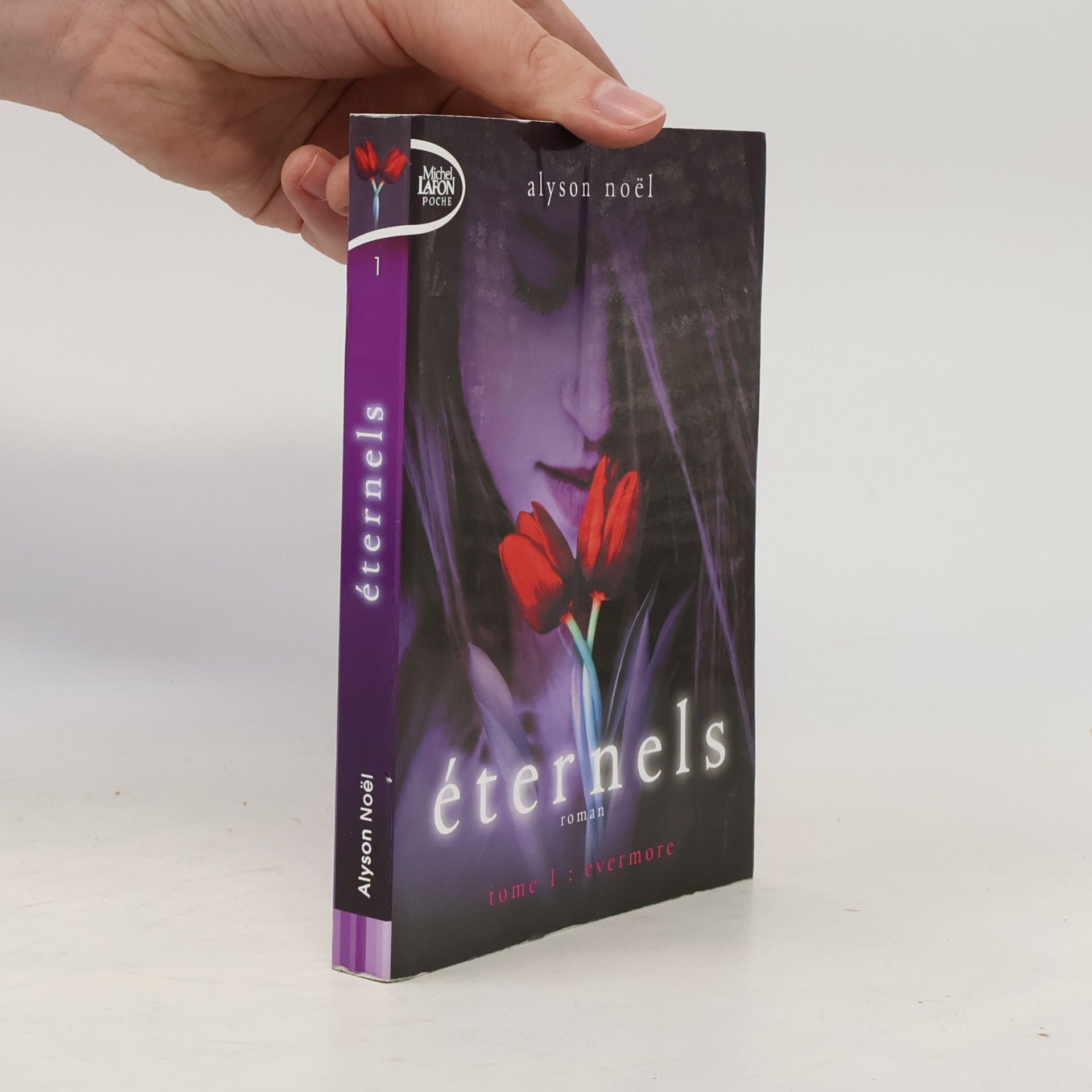 Alyson Noë͏l Eternels