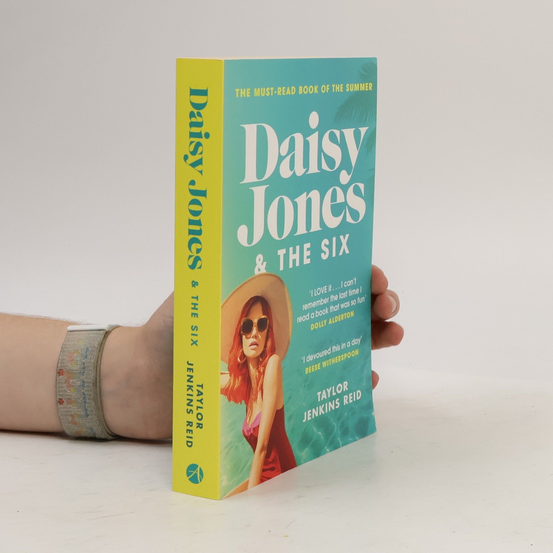 Taylor Jenkins Reid Daisy Jones & The Six