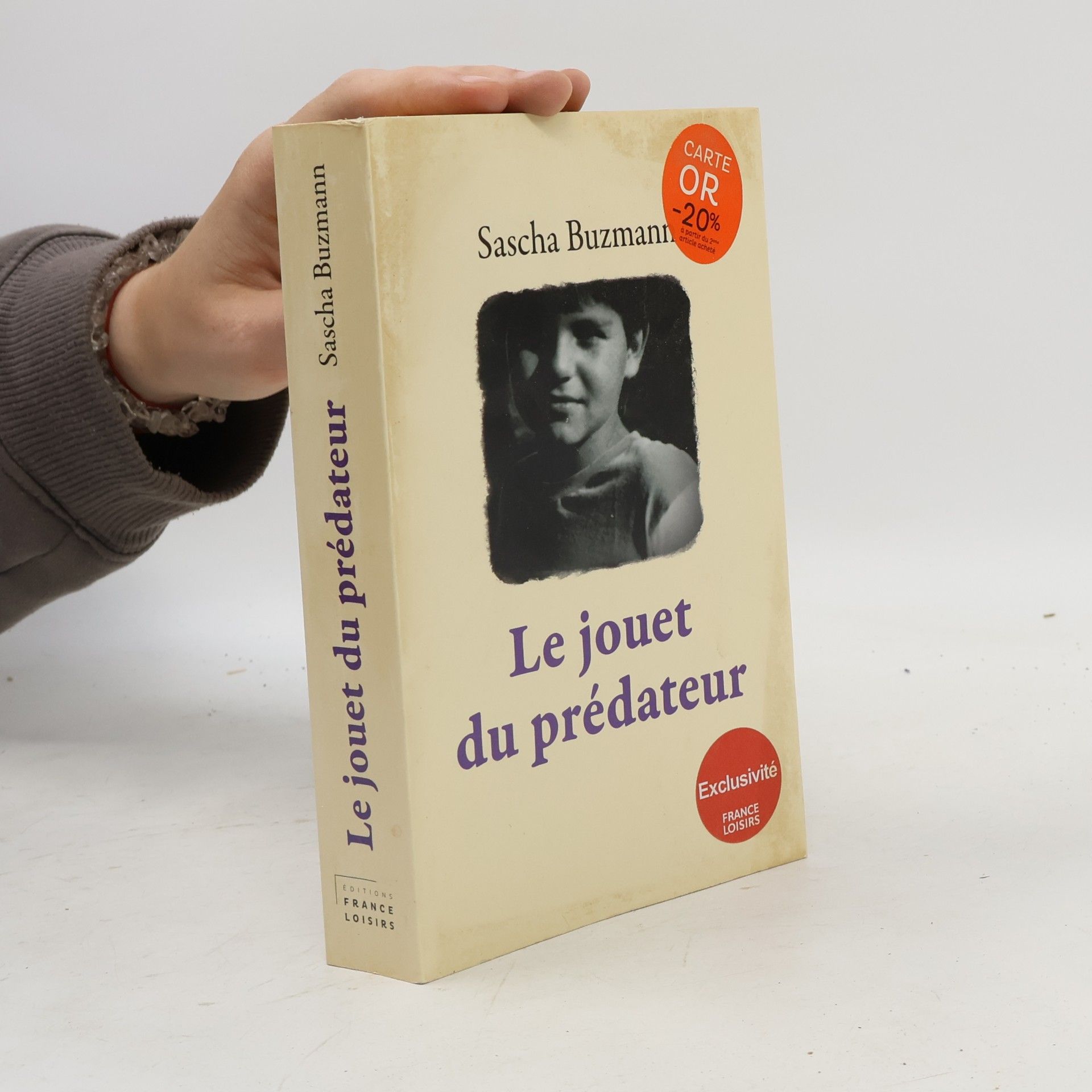 Sascha Buzmann Le jouet du prédateur