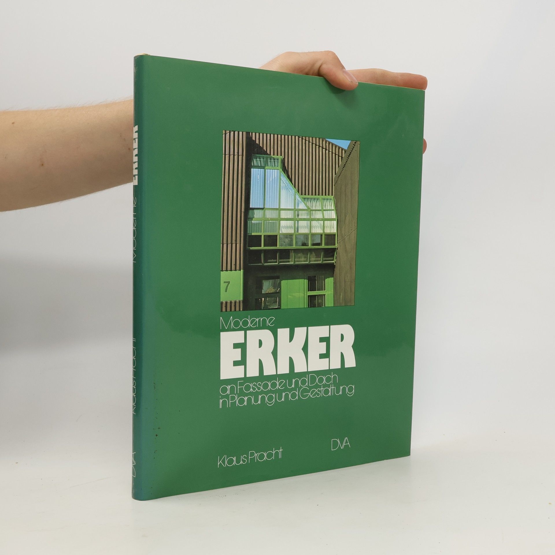 Moderne Erker an Fassade und Dach in Planung und Gestaltung