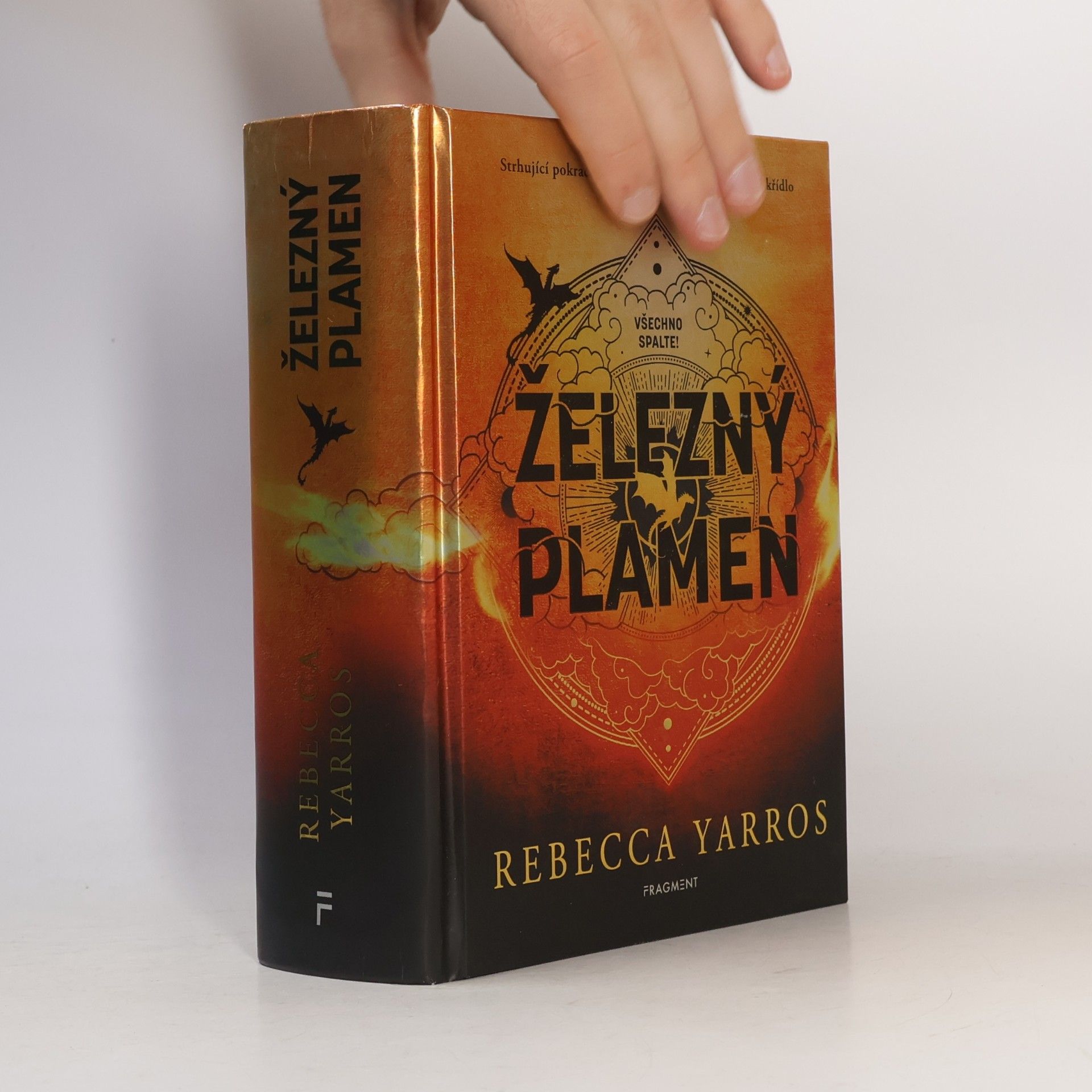 Rebecca Yarros Železný plamen