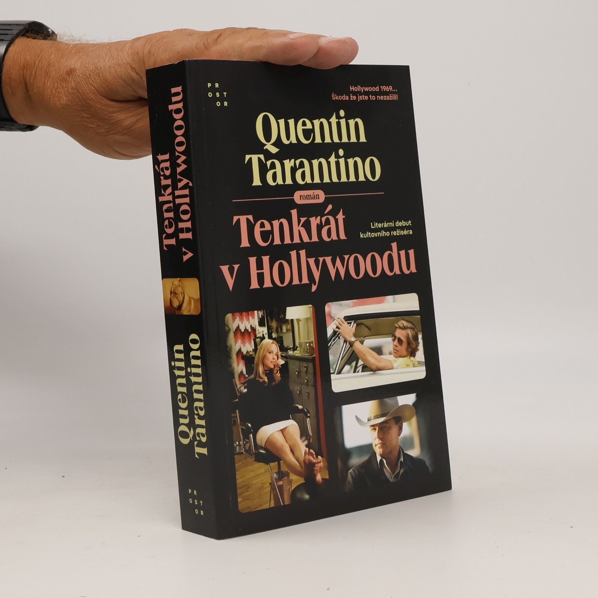 Quentin Tarantino Tenkrát v Hollywoodu : román